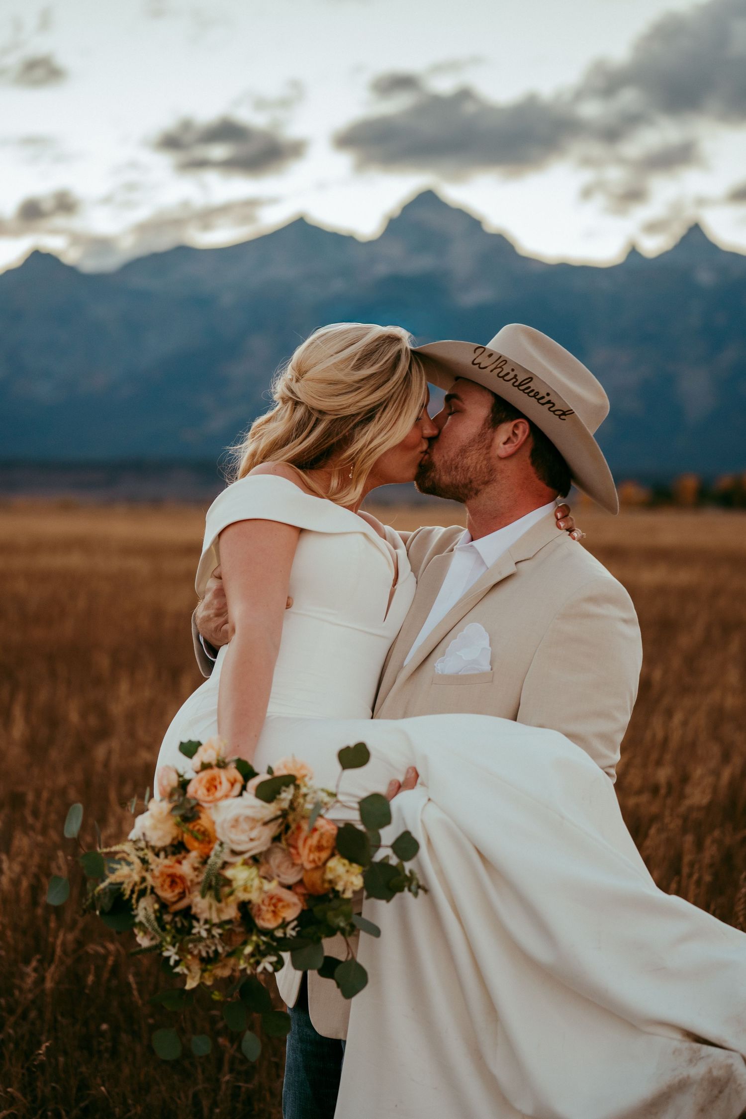 Our floral design studio specializes in luxury wedding flowers, custom bridal bouquets, romantic ceremony installations