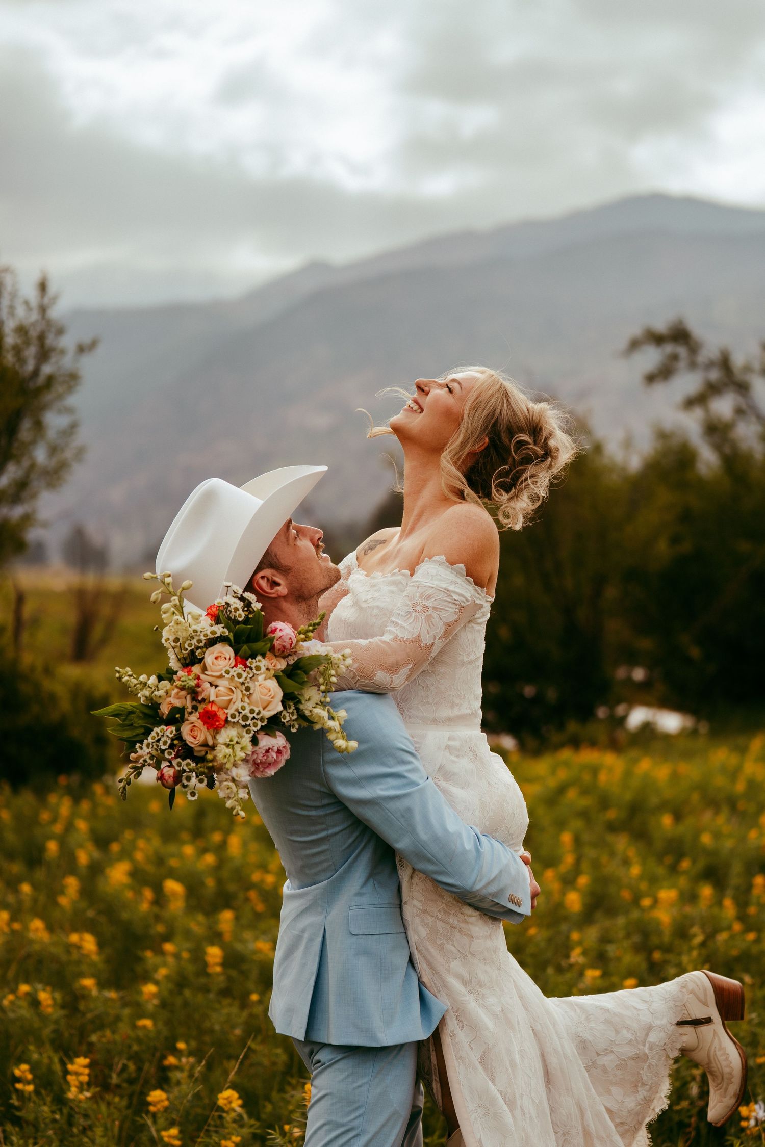 Looking for a professional wedding photographer to capture every unforgettable moment? We specialize in timeless, romantic  photography