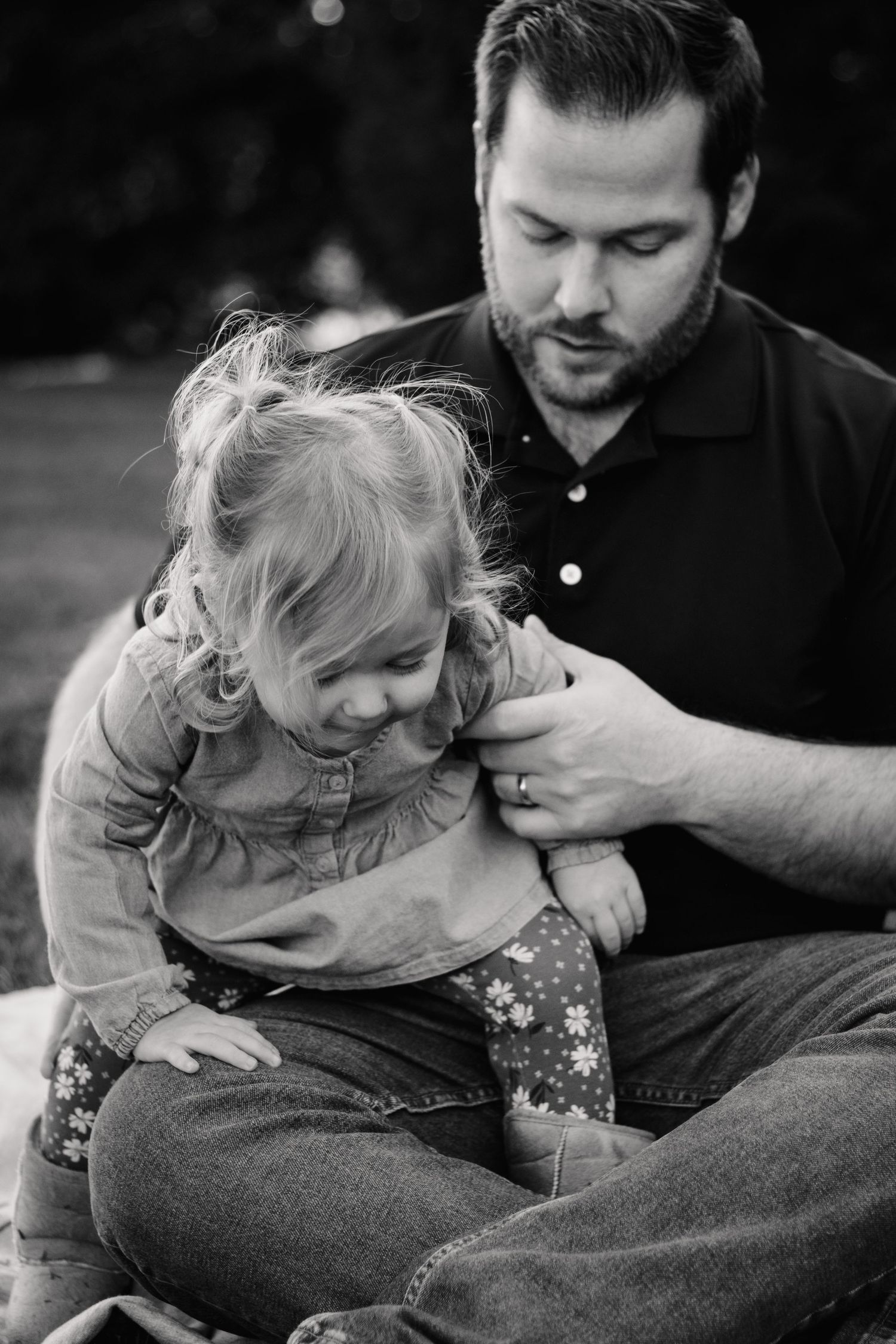 Toddler refusing to sit and movie around during a photo session, Metro Detroit family photography, Sam Jackson Photography