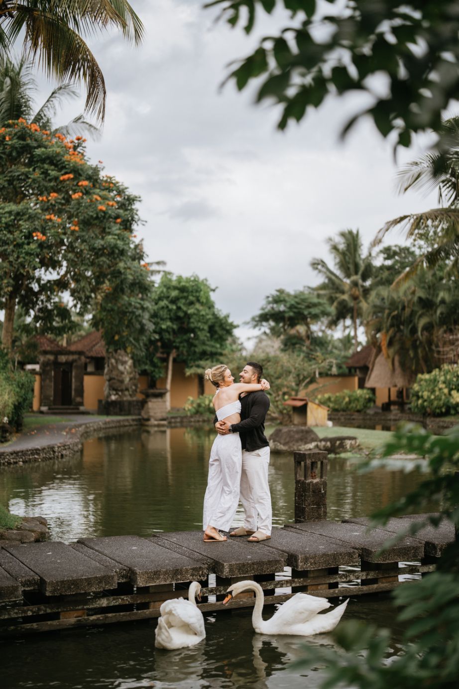 Romantic Bali couple photography services at Tanah Gajah Ubud with rice field scenery.