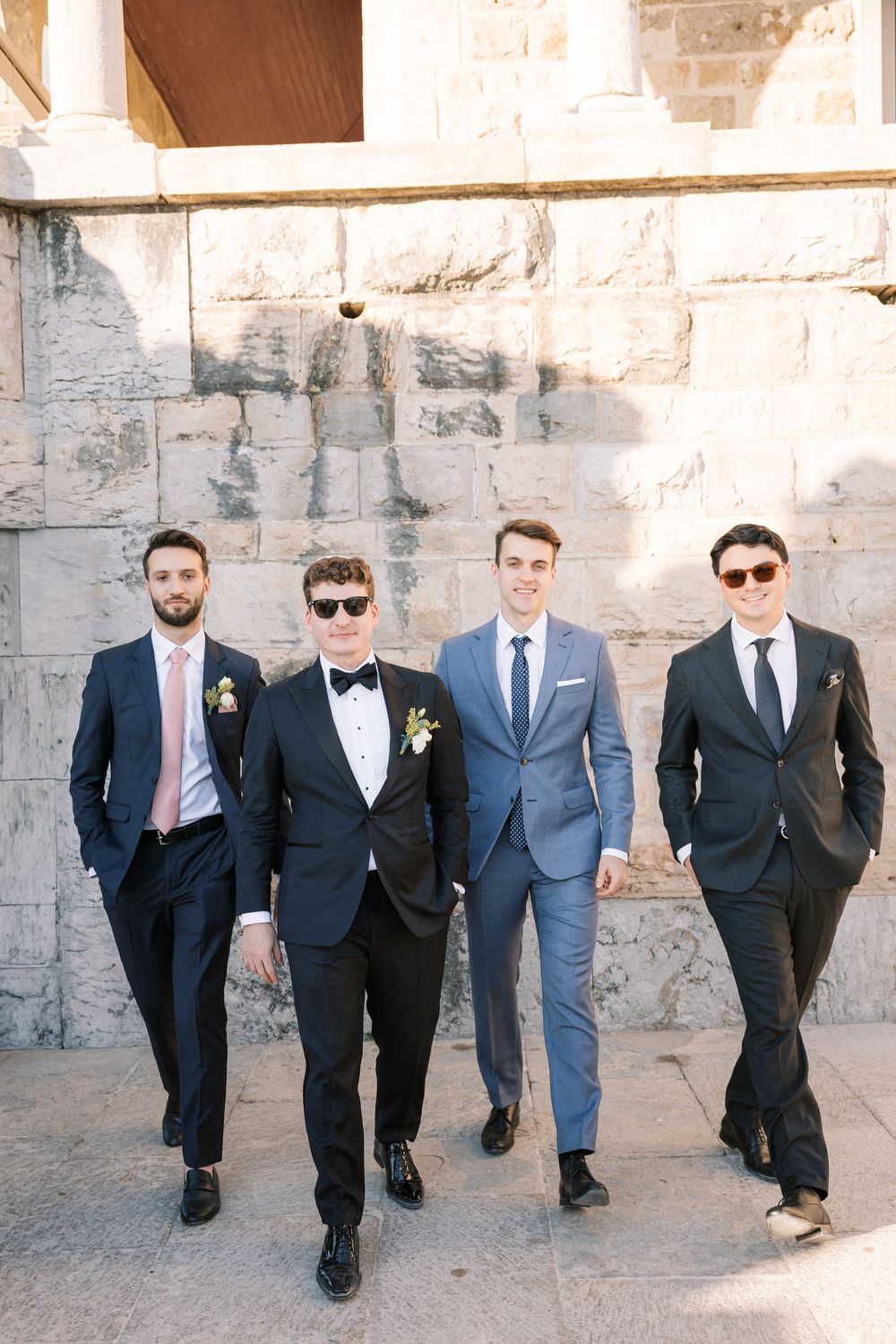 Wedding cocktail moments captured by Portugal wedding photographer at Forte da Cruz