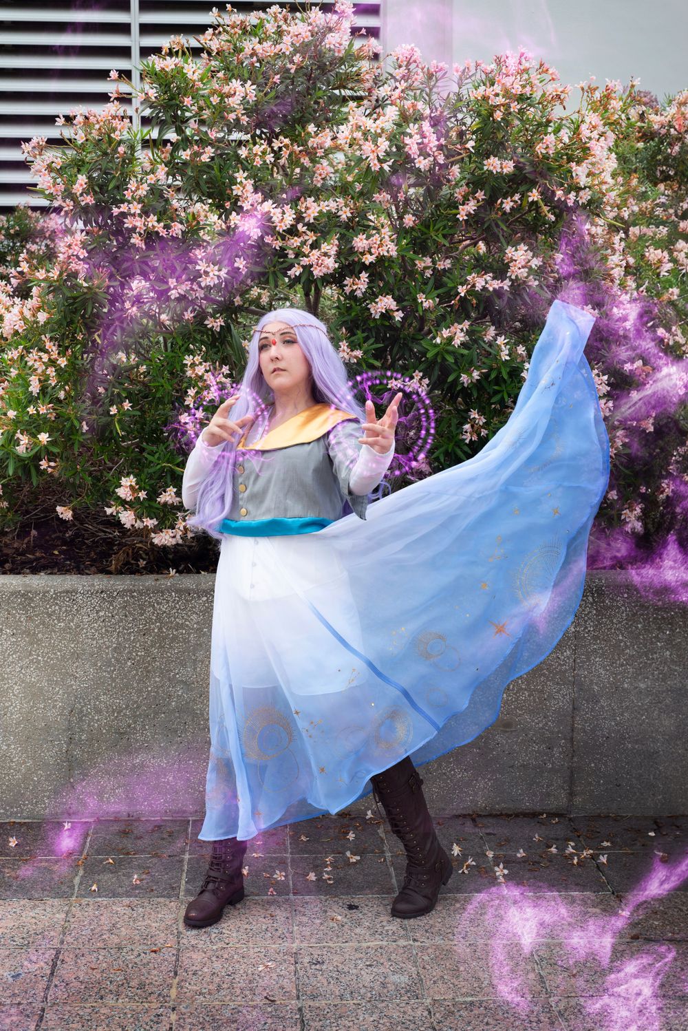 Magical Cosplay session at Metrocon Tampa Florida photo of Imogen from Critical Role interacting with camera and magical aura