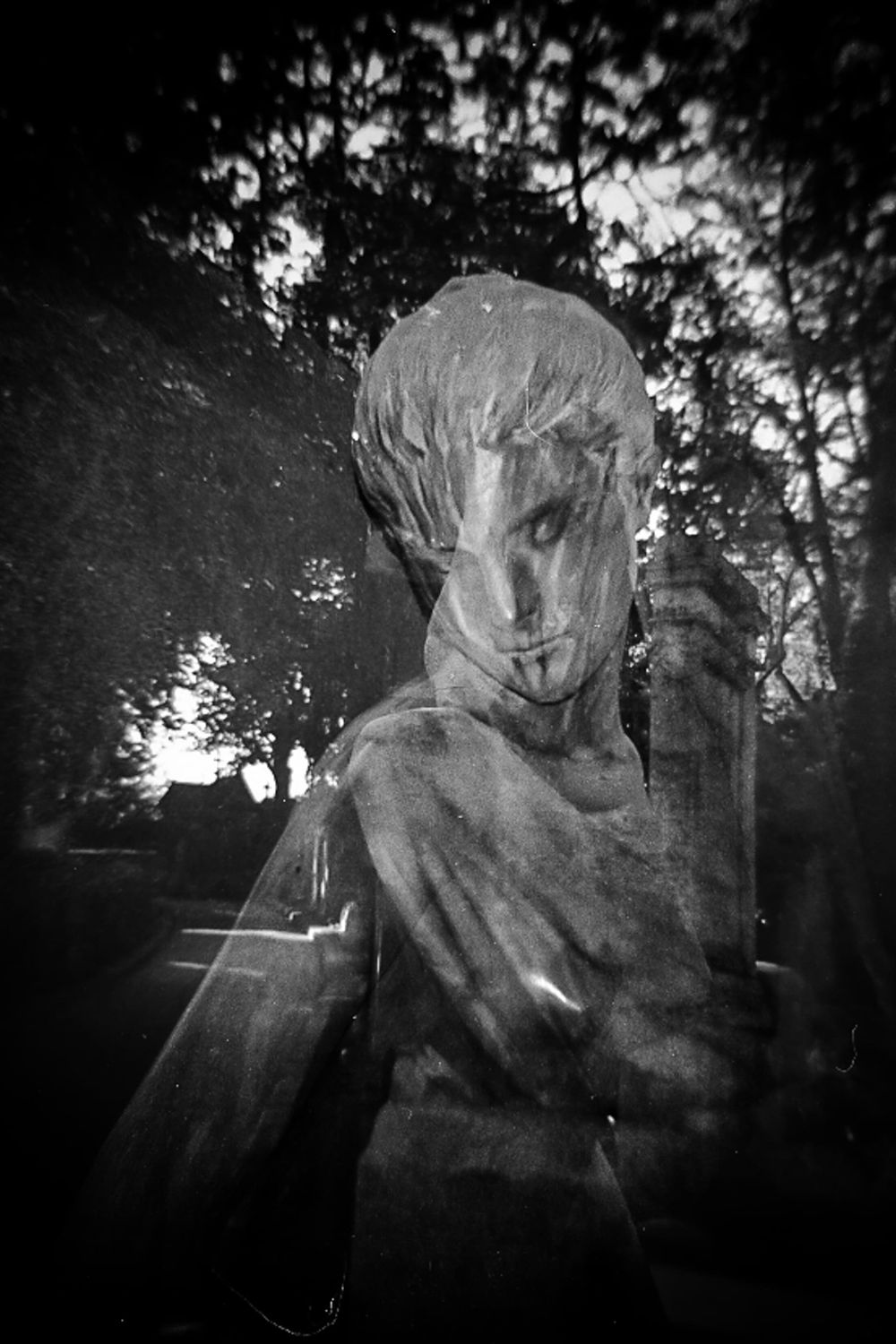 Ceux de là-bas - Essai photographique numérique sur Paris et la mémoire | Gabriel Indra Camargo Indraxus