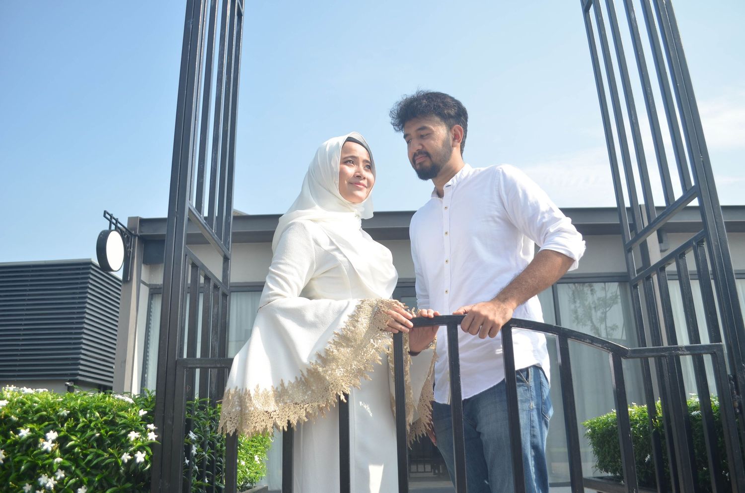 prewedding-outdoor-photoshoot