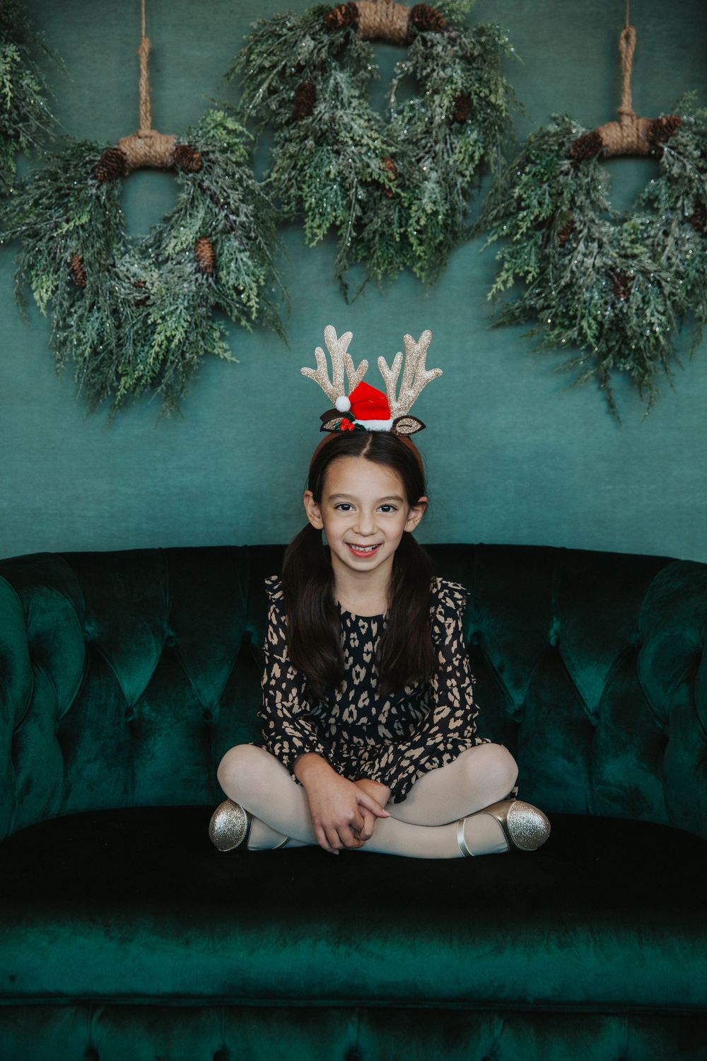 holiday photo session, holiday portraits, holiday mini session, cute holiday sets, christmas cards, christmas photo shoot, holiday cards