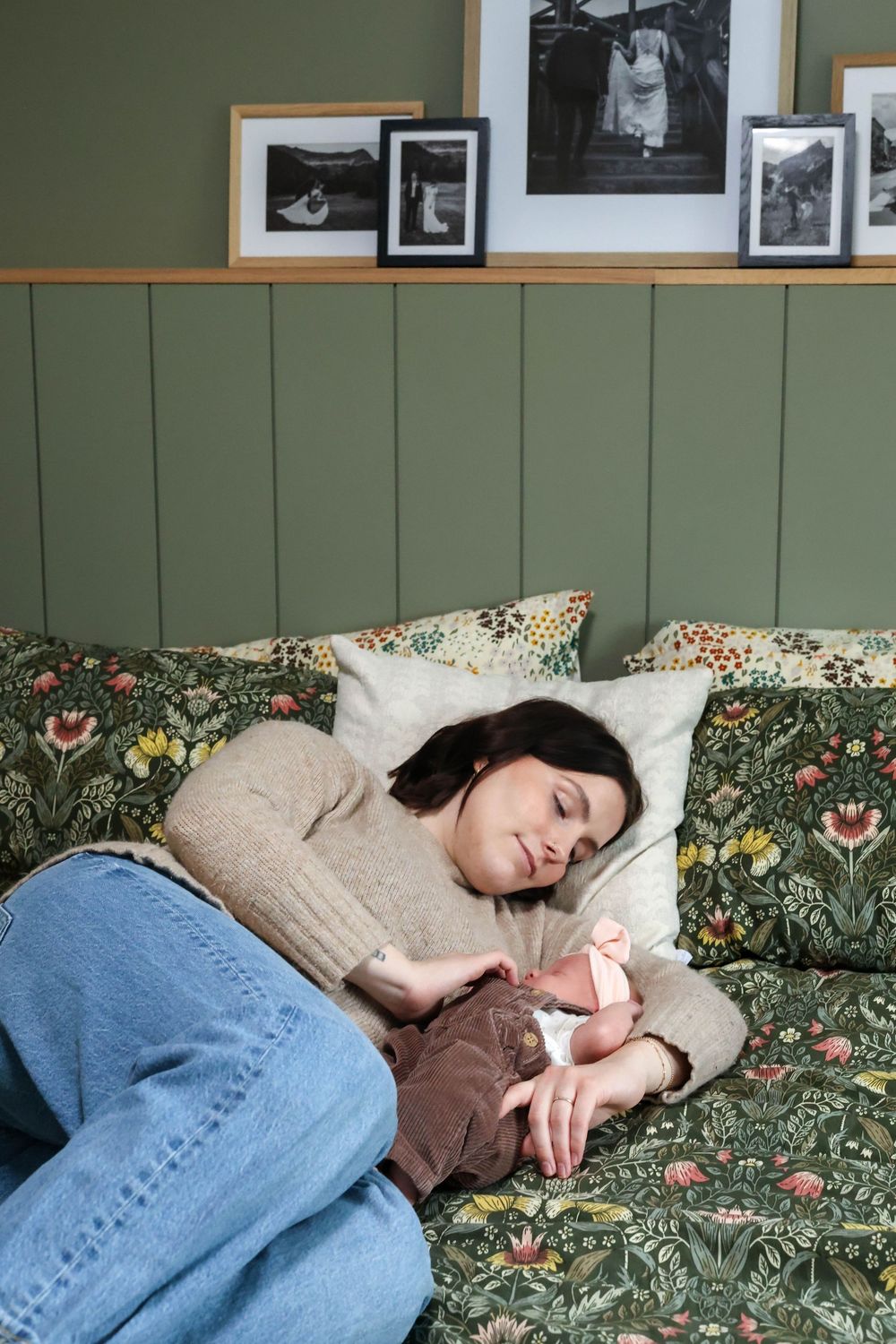 In home newborn sessions in Edmonton Alberta