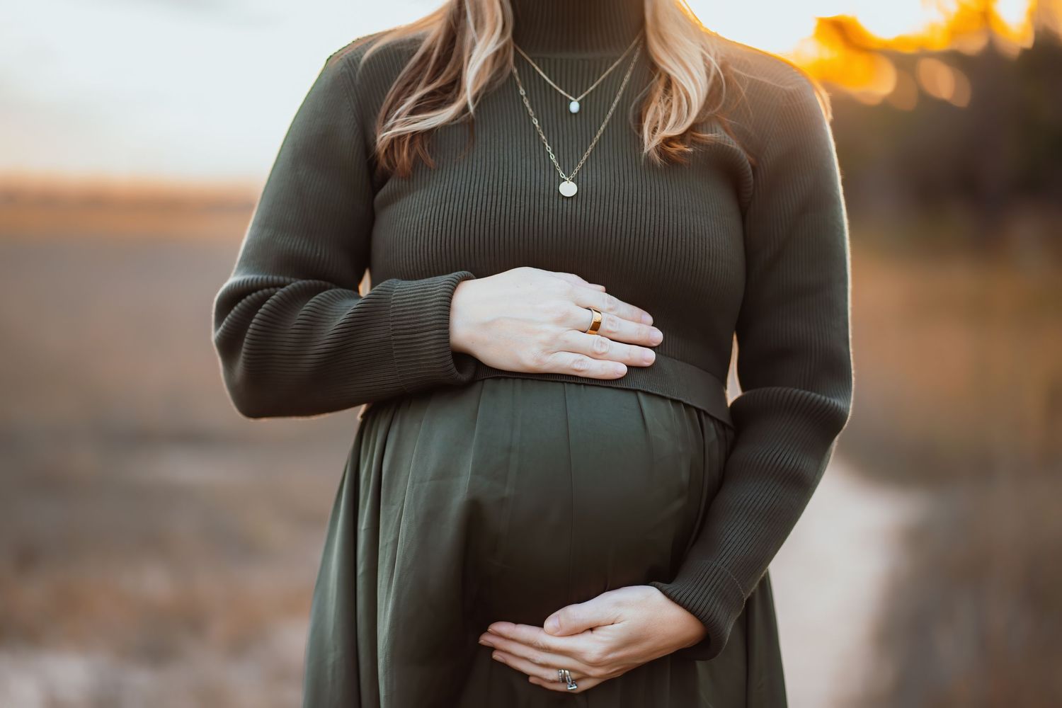 Charleston, sunset, maternity, golden hour, photographer, new mother, motherhood, baby bump