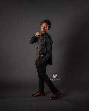 high school senior prom pictures; best photographer Lexington, SC; High School senior photos; senior wearing prom tux