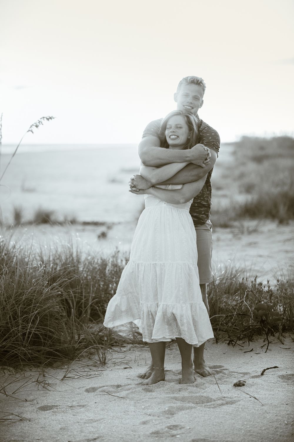 Fort Walton Beach couples photographer that is affordable and highly rated.