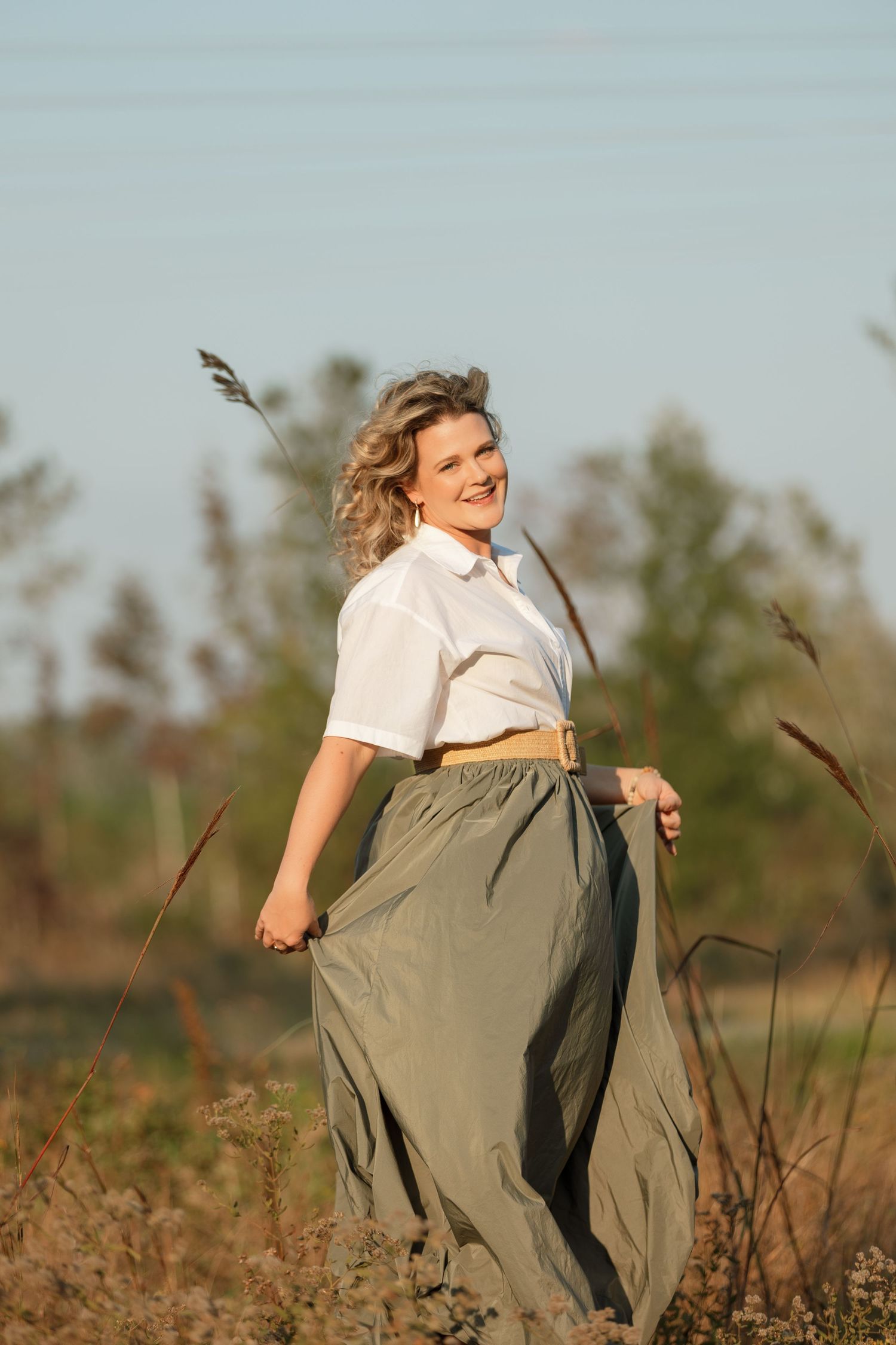 How a photographer should dress in the Golden Isles with high humidity, beaches for outdoor photo sessions.