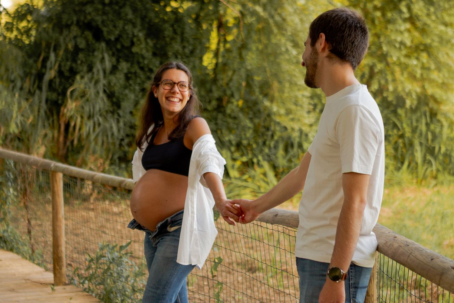 Sessão de grávida em Gaia; Sessão de grávida para eternizar o amor; Reportagem de gravidez com sensibilidade; Sessão de maternidade com luz