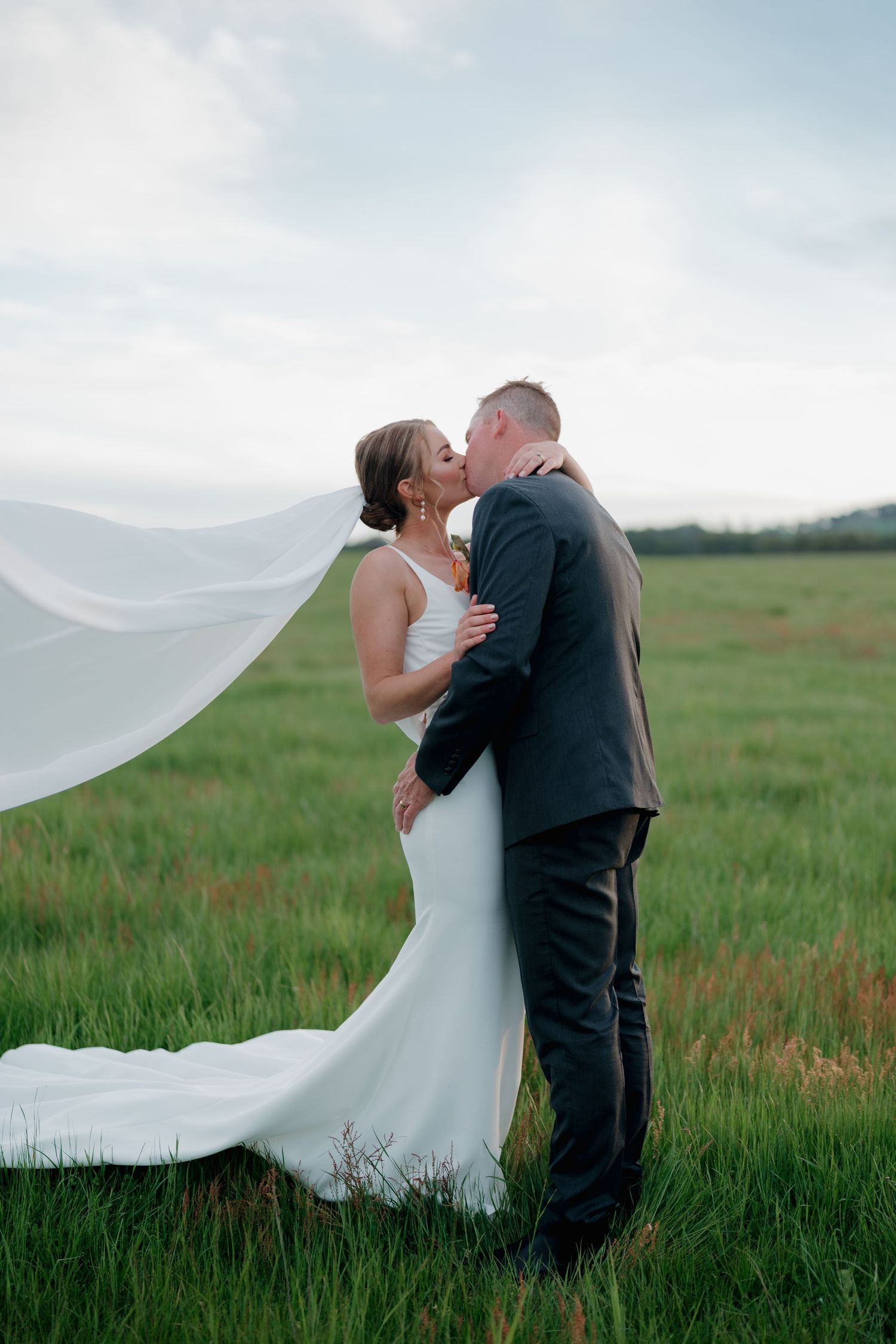 Editorial high end wedding, black tie event, Sydney wedding photographer. Blue mountains &Southern Highlands wedding photography. Orange NSW