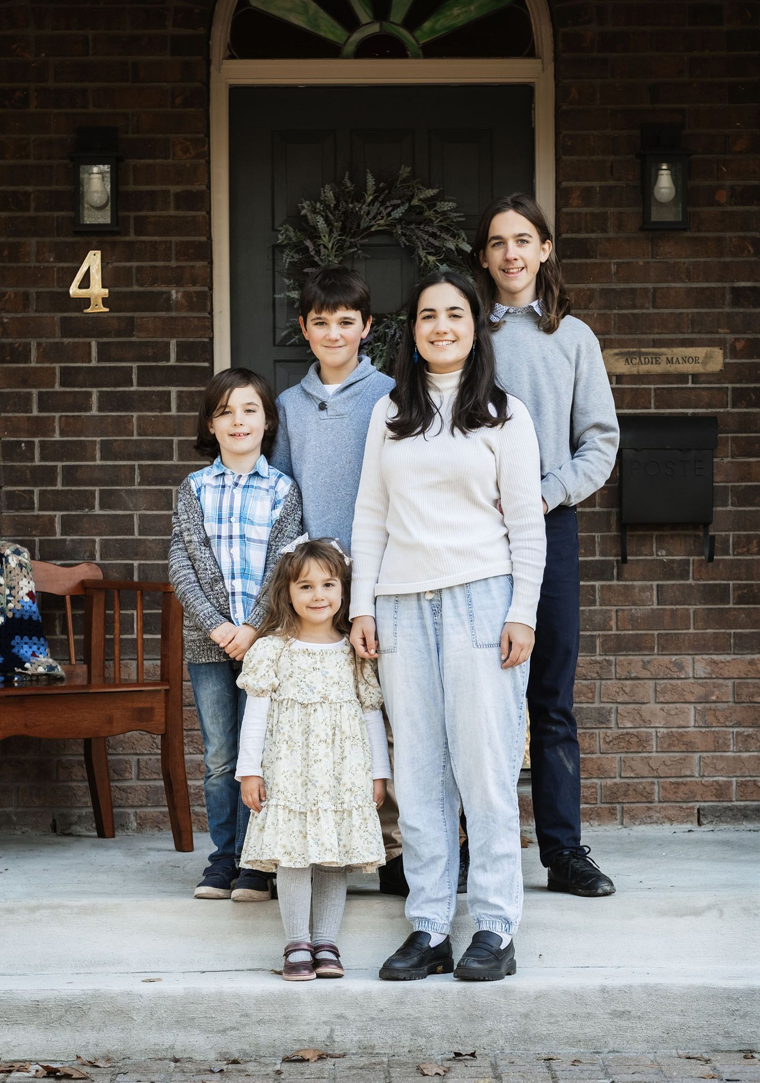 Portrait of Family, Natural light. Family Photography session. Outdoor photography. Happy. Canada. Ottawa