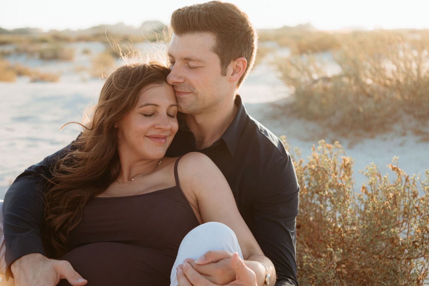 couple engagement photography abu dhabi female photographer romantic