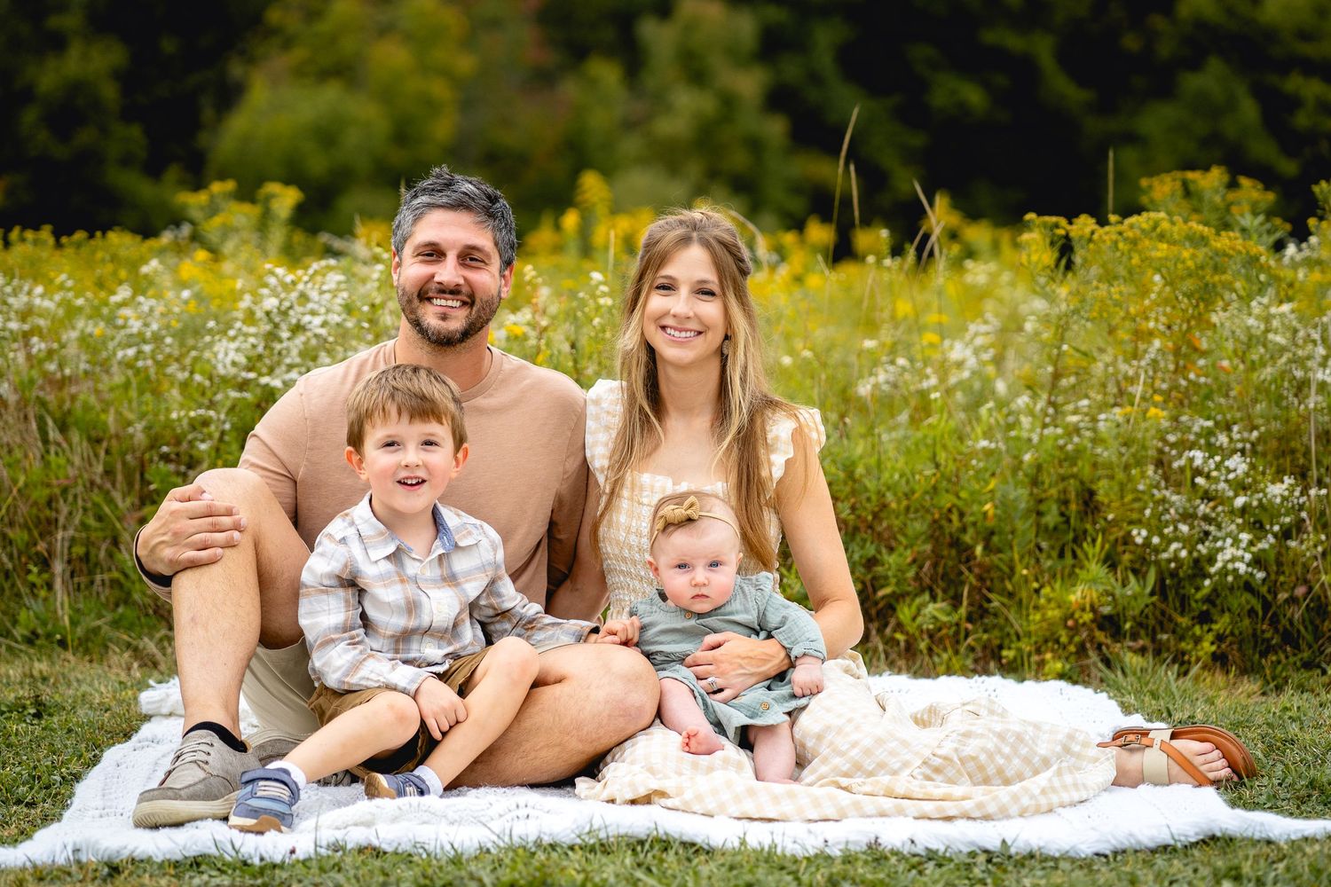 Erie, Pennsylvania family portrait session at Asbury Woods