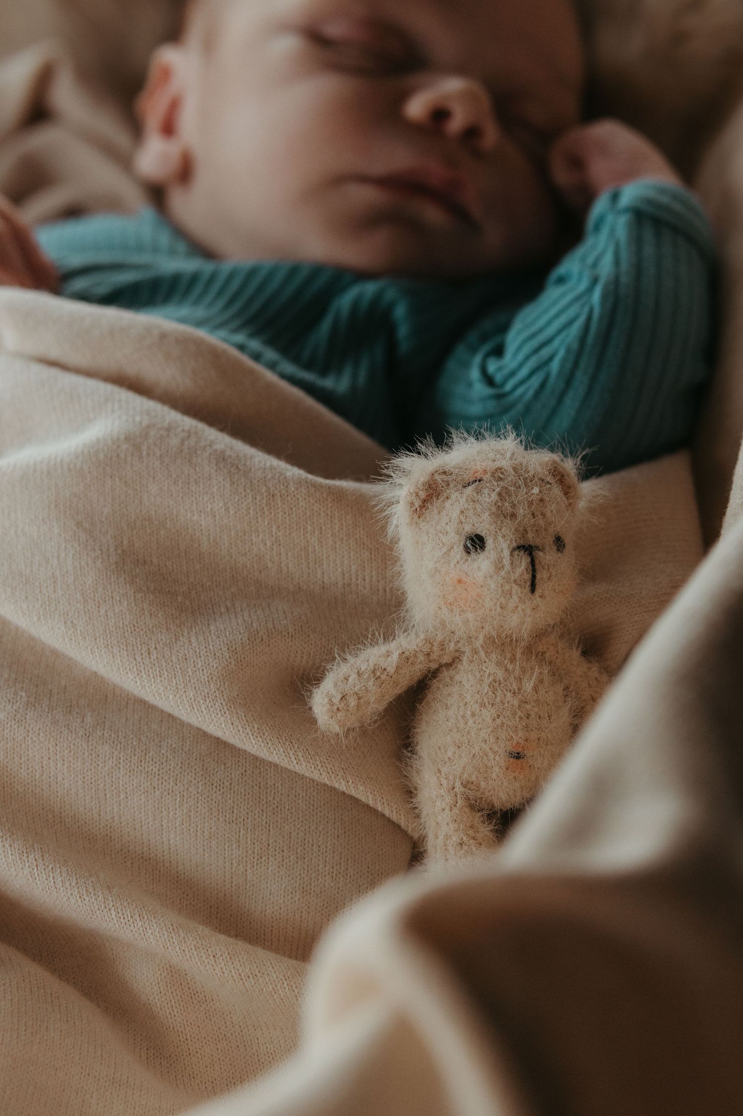 Newborn in-home photography in Iceland
