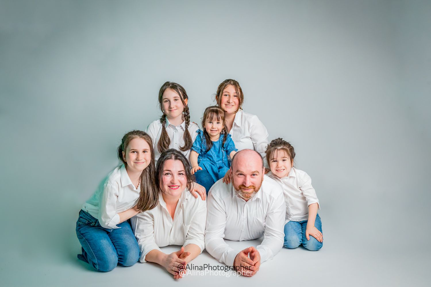 family photographer Wolverhampton, Wolverhampton family photography, family photoshoot Wolverhampton, professional family portraits