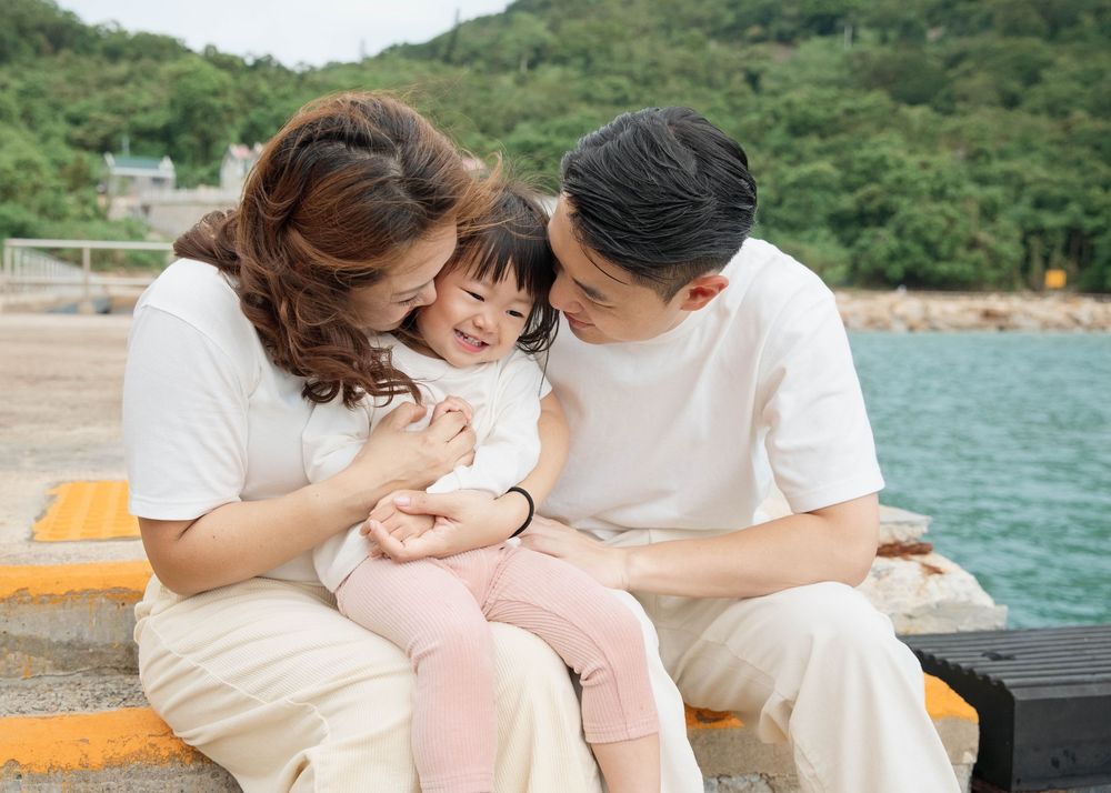Hong Kong family photographer Lullaby Images lobster bay beach photo shoots