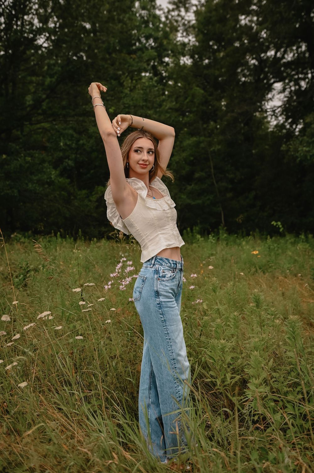 Senior photographer near me featuring girl in jeans