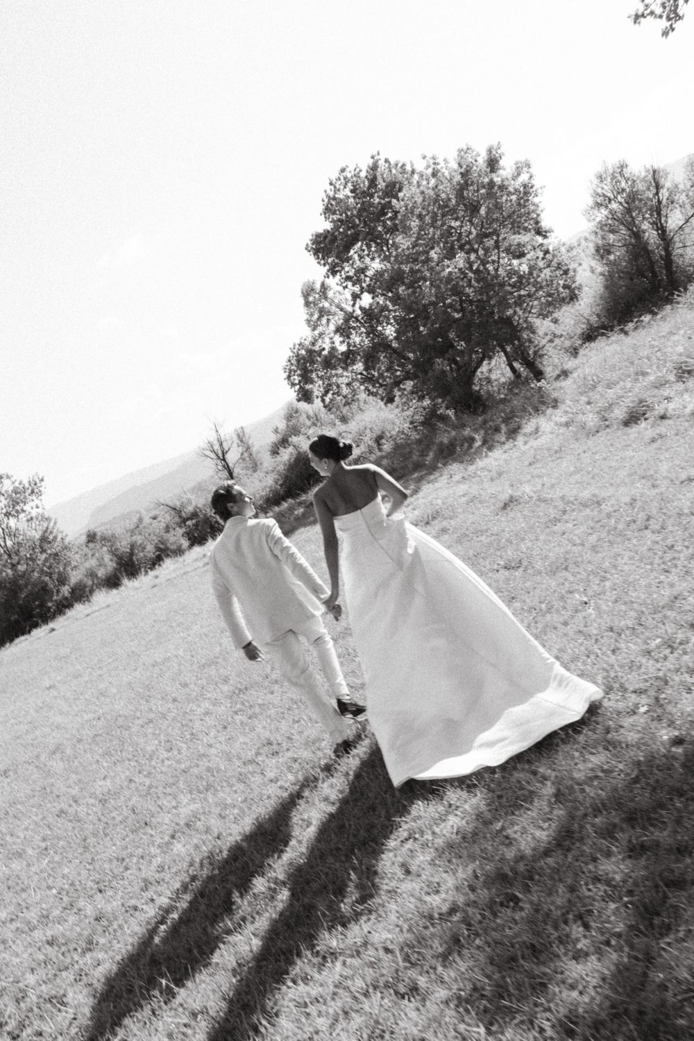 Authentic wedding moments in Croatia by a professional wedding photographer and videographer – Dubrovnik to Zagreb.