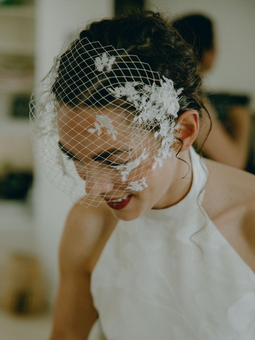 Découvrez le mariage unique de Lucile & Paul à l'Église Saint-Sulpice-de-Favières, capturé avec élégance par Julie Fox Photography