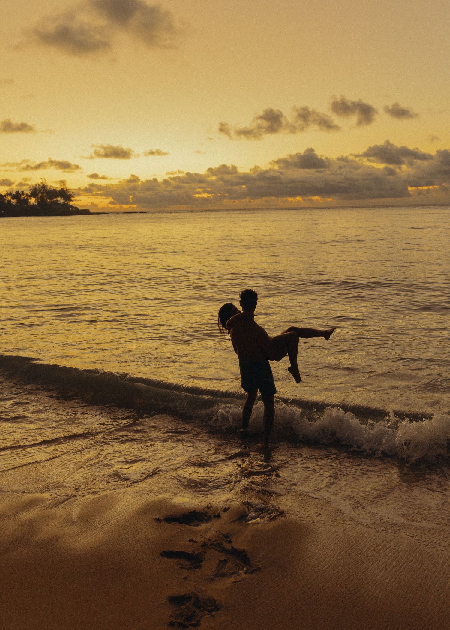 o'ahu photographer, Hawaii photographer, couples photographer, travel photographer, cinematic, storytelling, couples