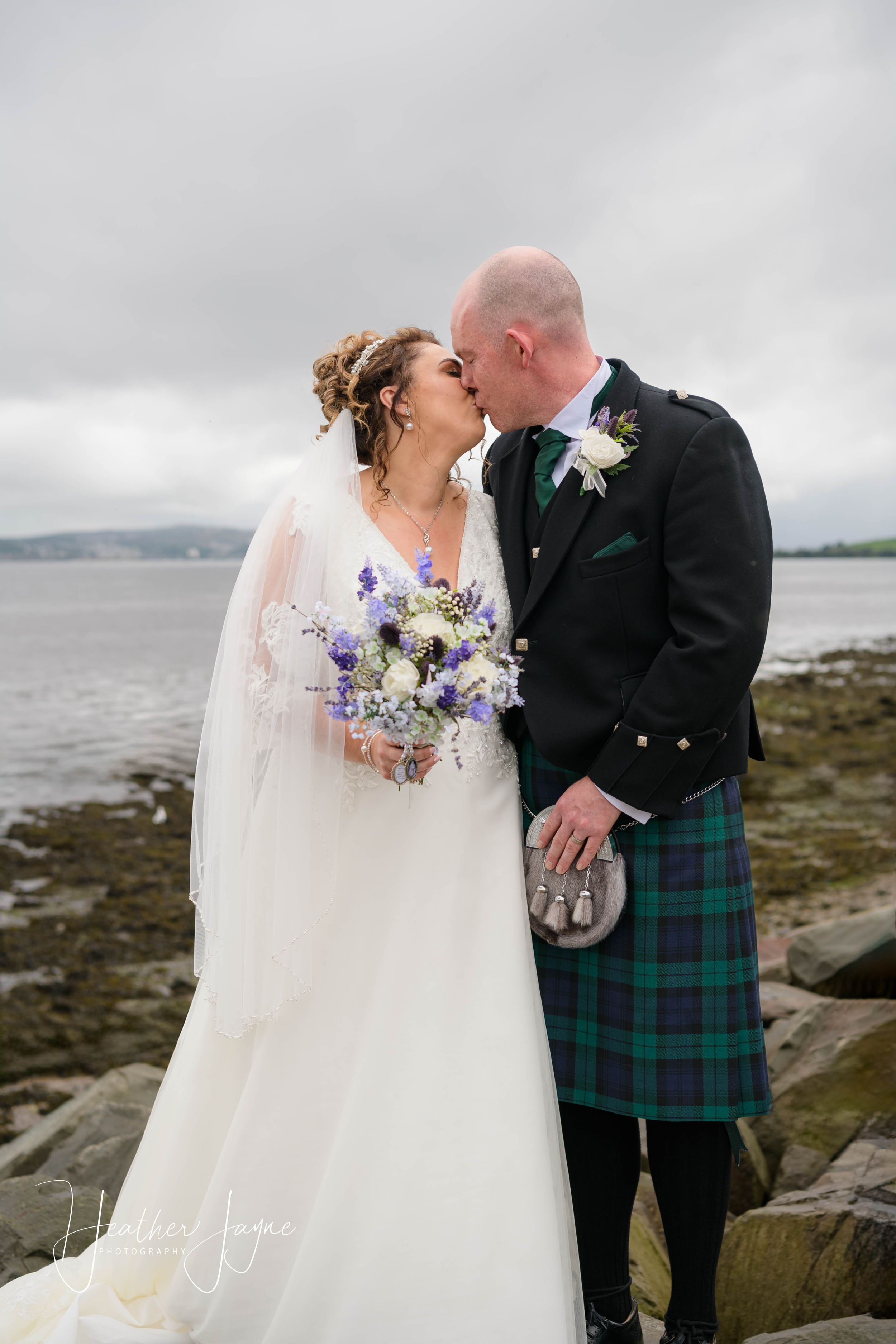 Helensburgh & Lomond Civic Centre wedding photographer, registry office, Helensburgh