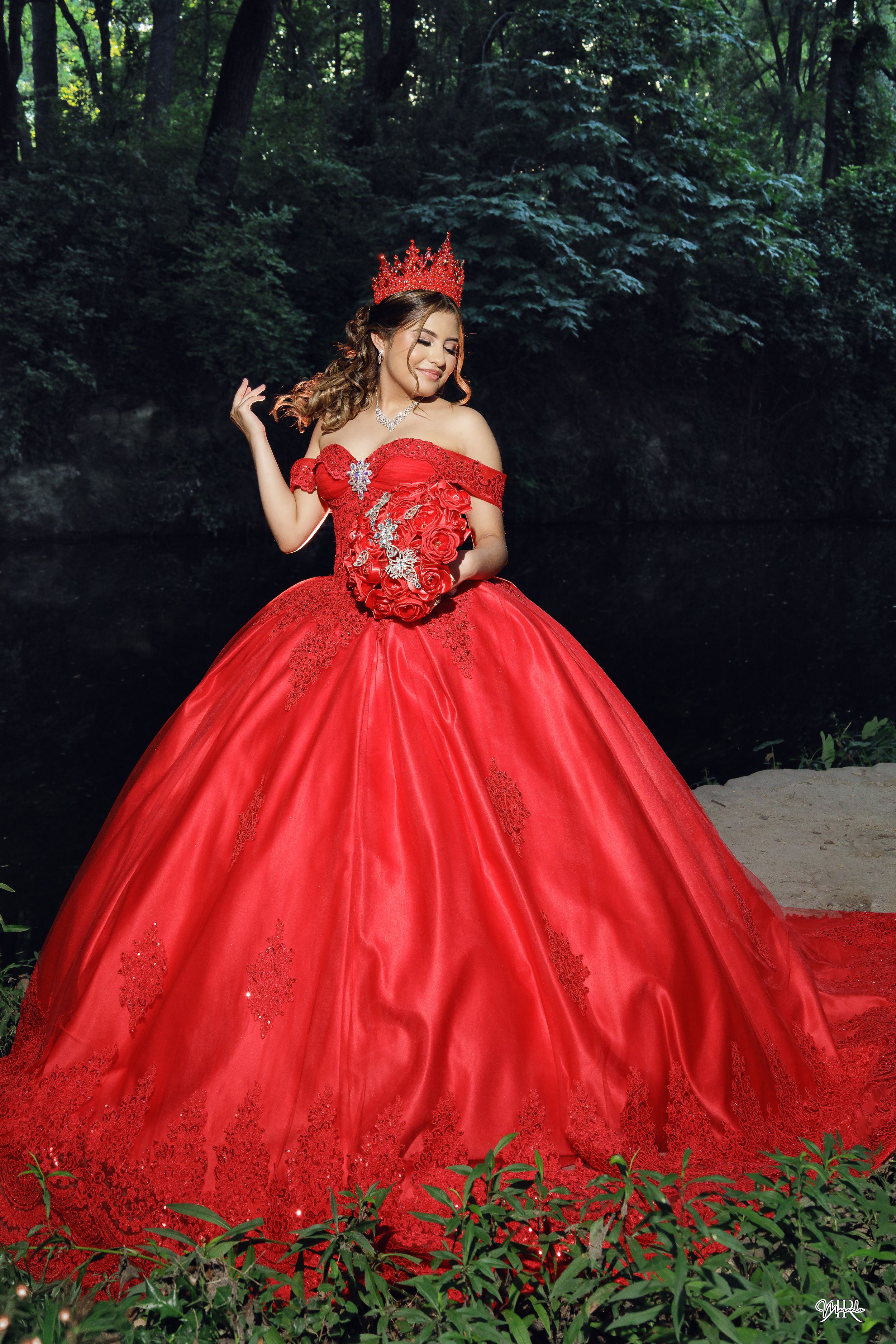 Dallas photography and video for Quinceañeras
 - R & R Marcelo DFW