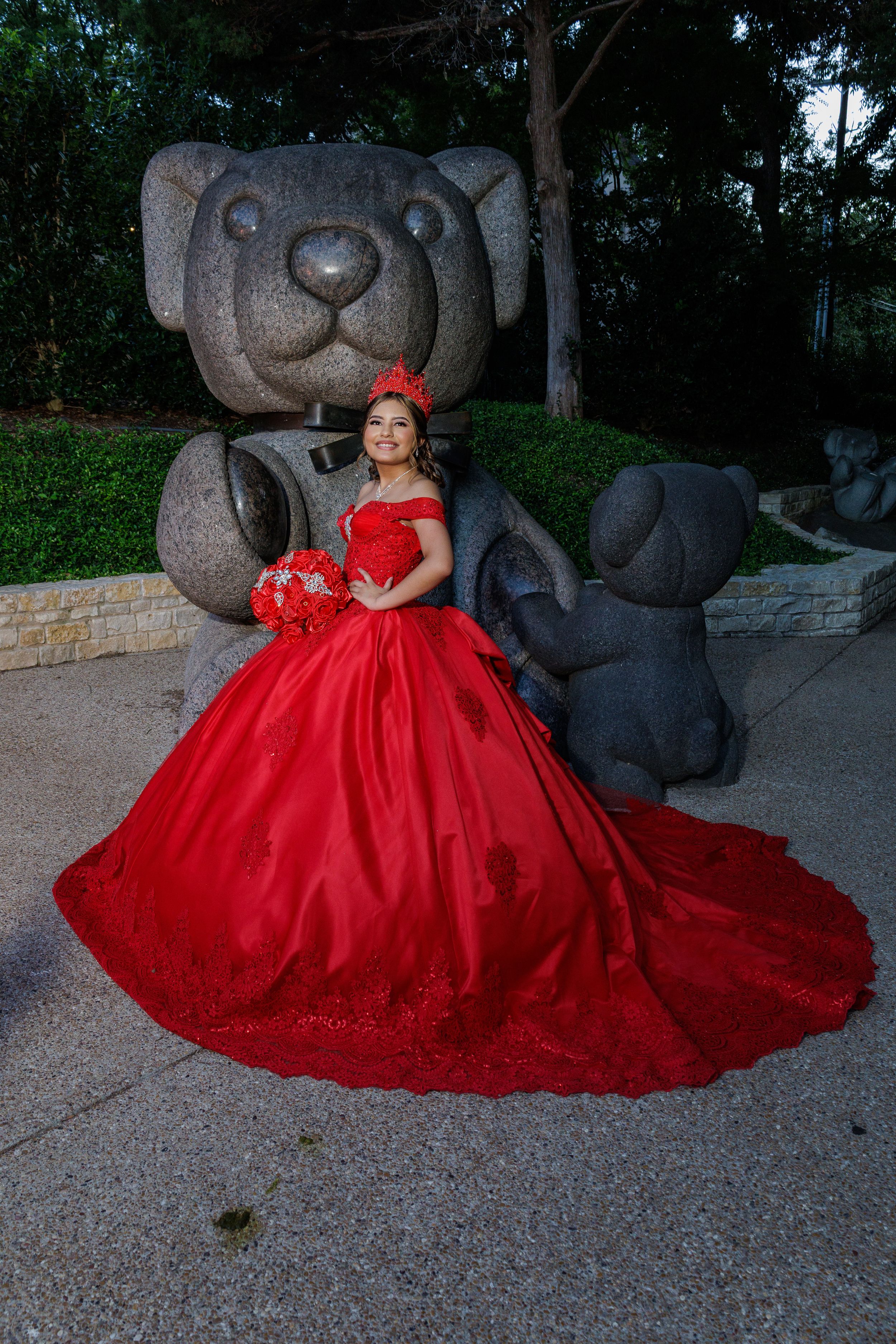 Dallas photography and video for Quinceañeras
 - R & R Marcelo DFW