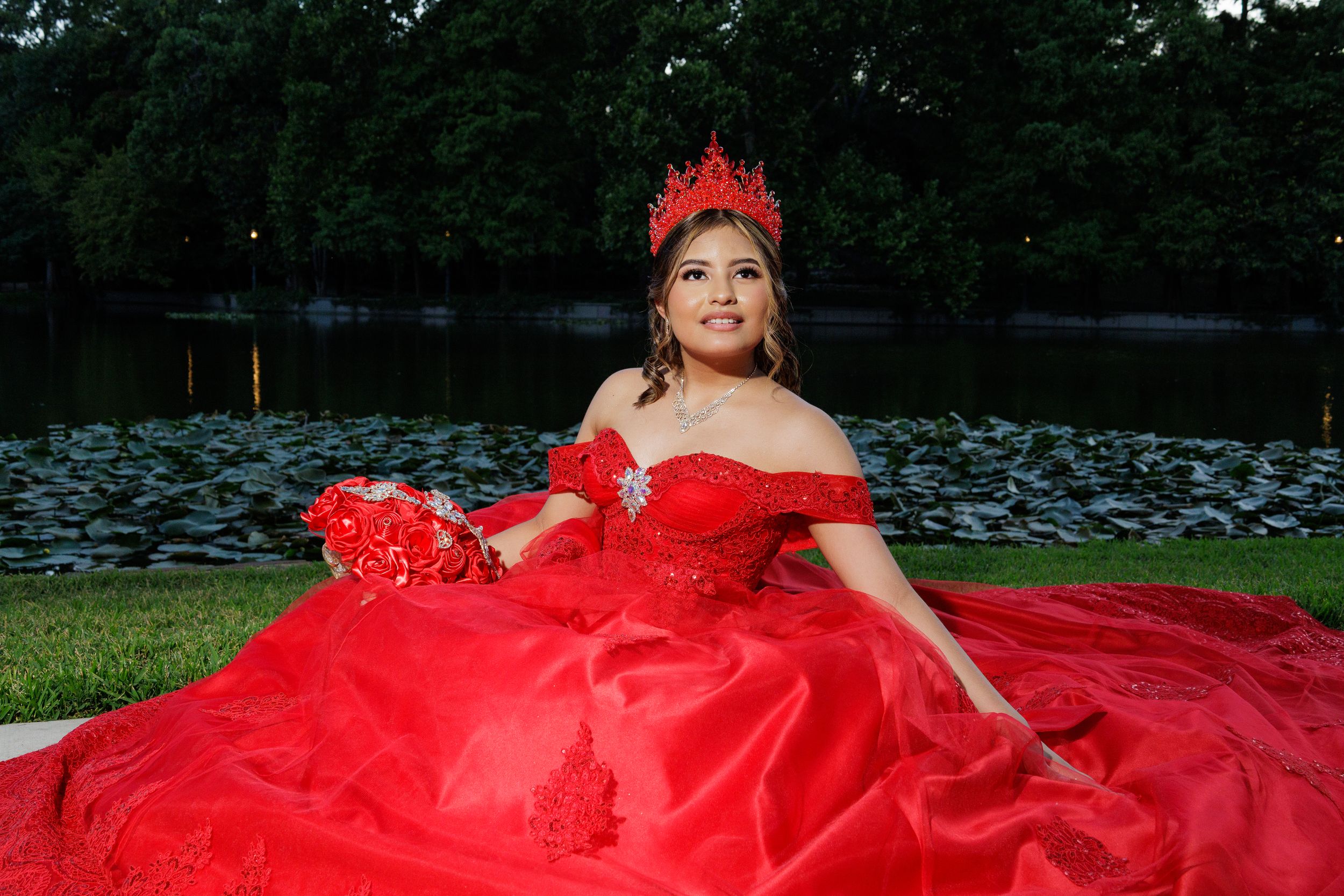 Dallas photography and video for Quinceañeras
 - R & R Marcelo DFW