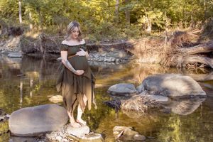 outdoor maternity session  Mississauga Maternity Photographer