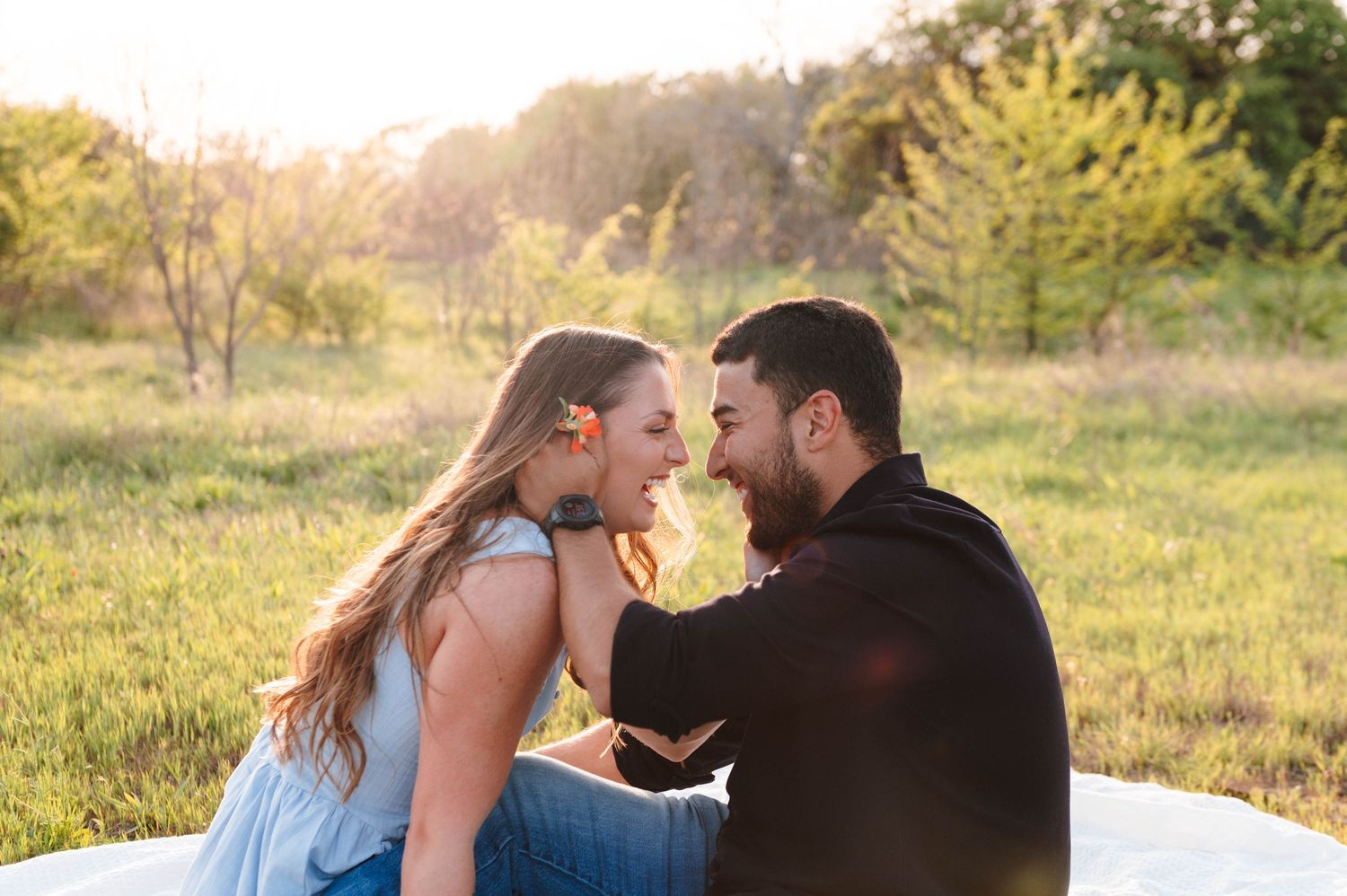 Couples photos in the wildflowers in Richardson, Texas