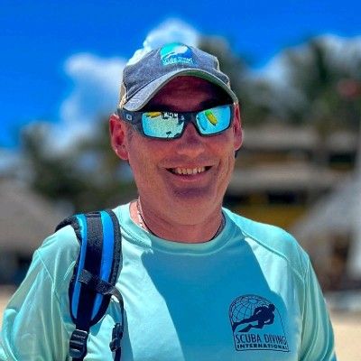 Jason Meany Diving with Camera