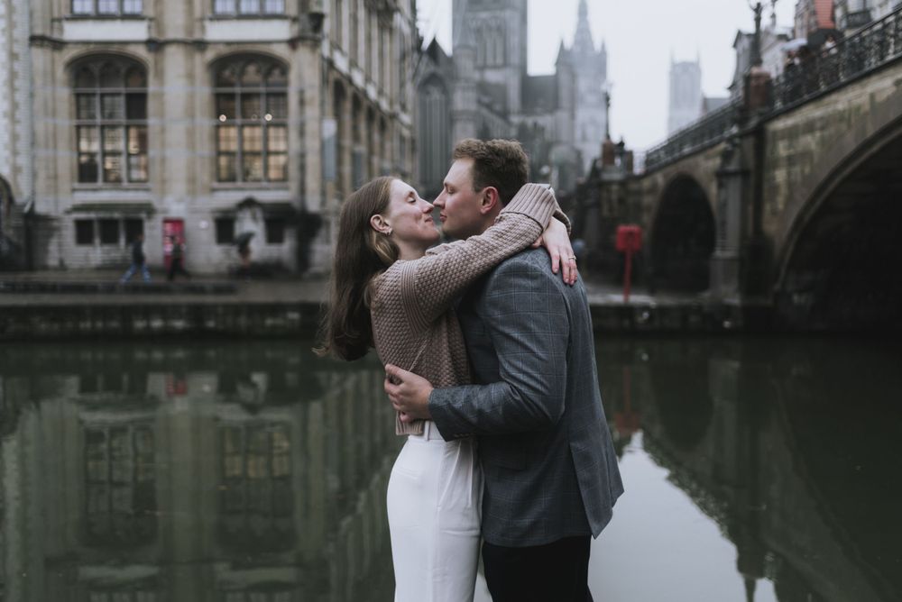 surprise secret proposal photographer Belgium bruges Ghent Brussels engagement wedding expert