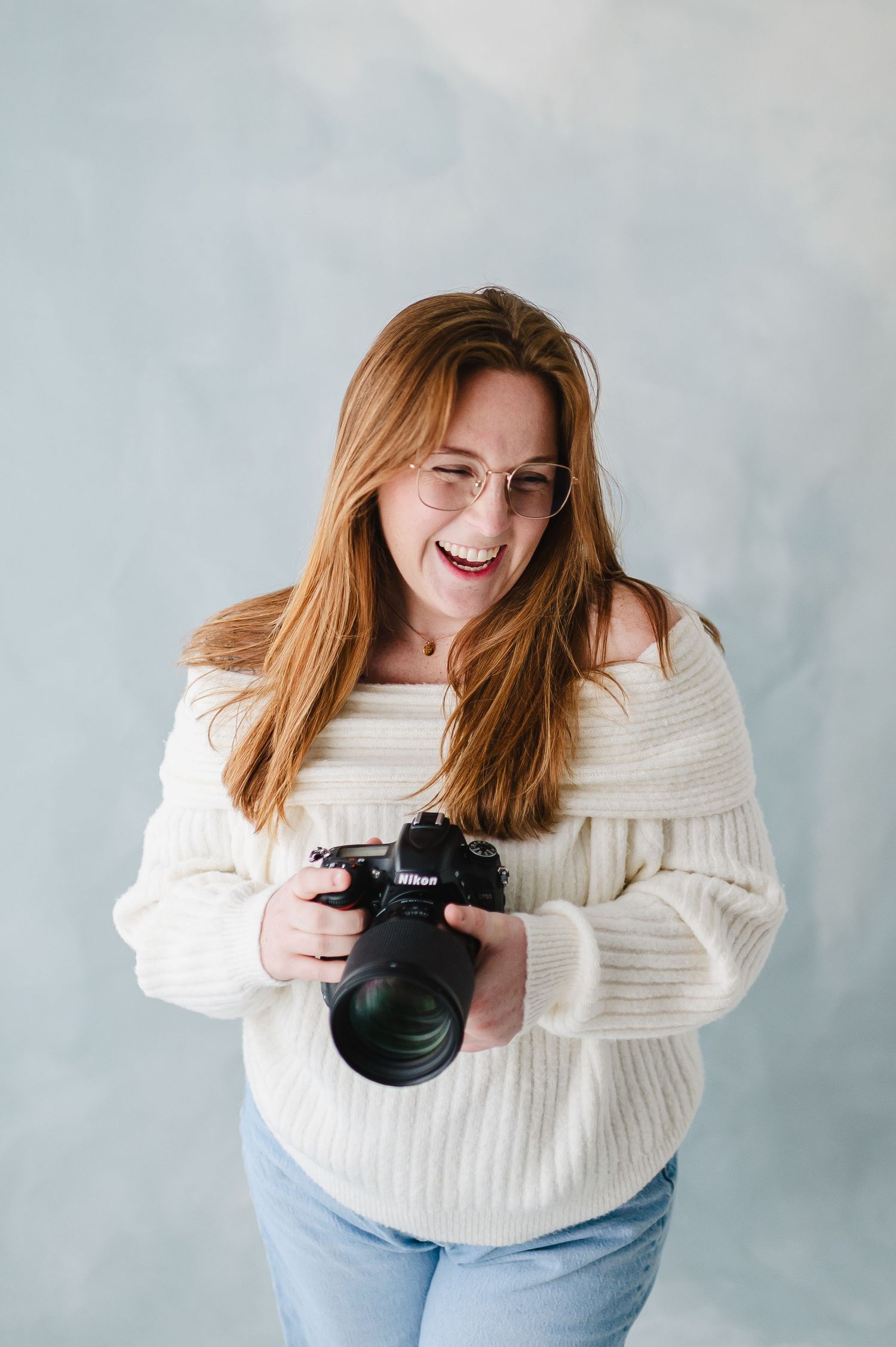Studio Photographer based in Centennial Colorado. Denver Colorado photographer for maternity, newborn, baby milestones & Family