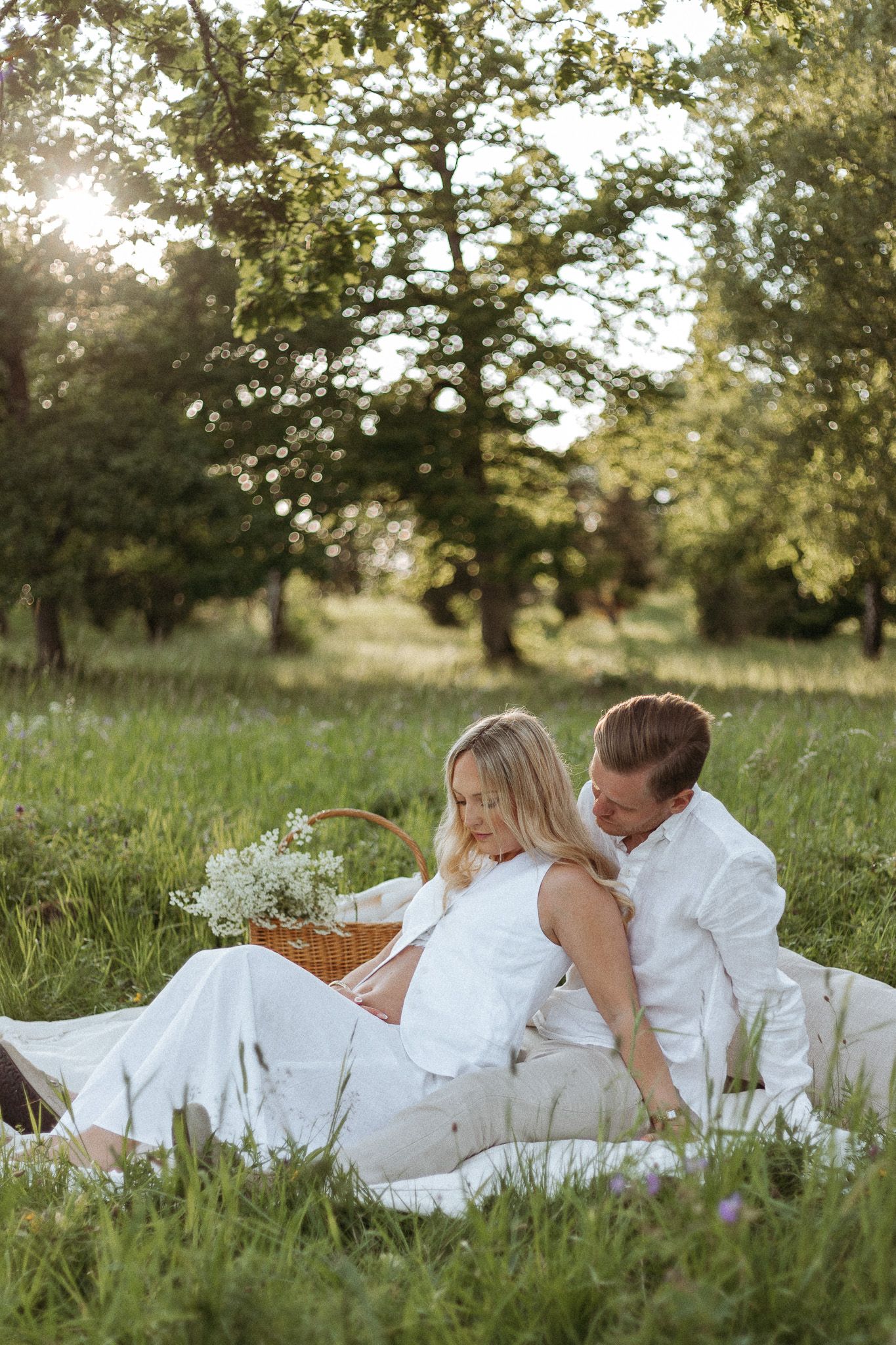GRAVIDFOTOGRAFERING ÖREBRO KUMLA HALLSBERG NÄRKE PARFOTOGRAFERING GRAVIDFOTOGRAF FOTOGRAF BRÖLLOPSFOTOGRAF PARFOTOGRAF