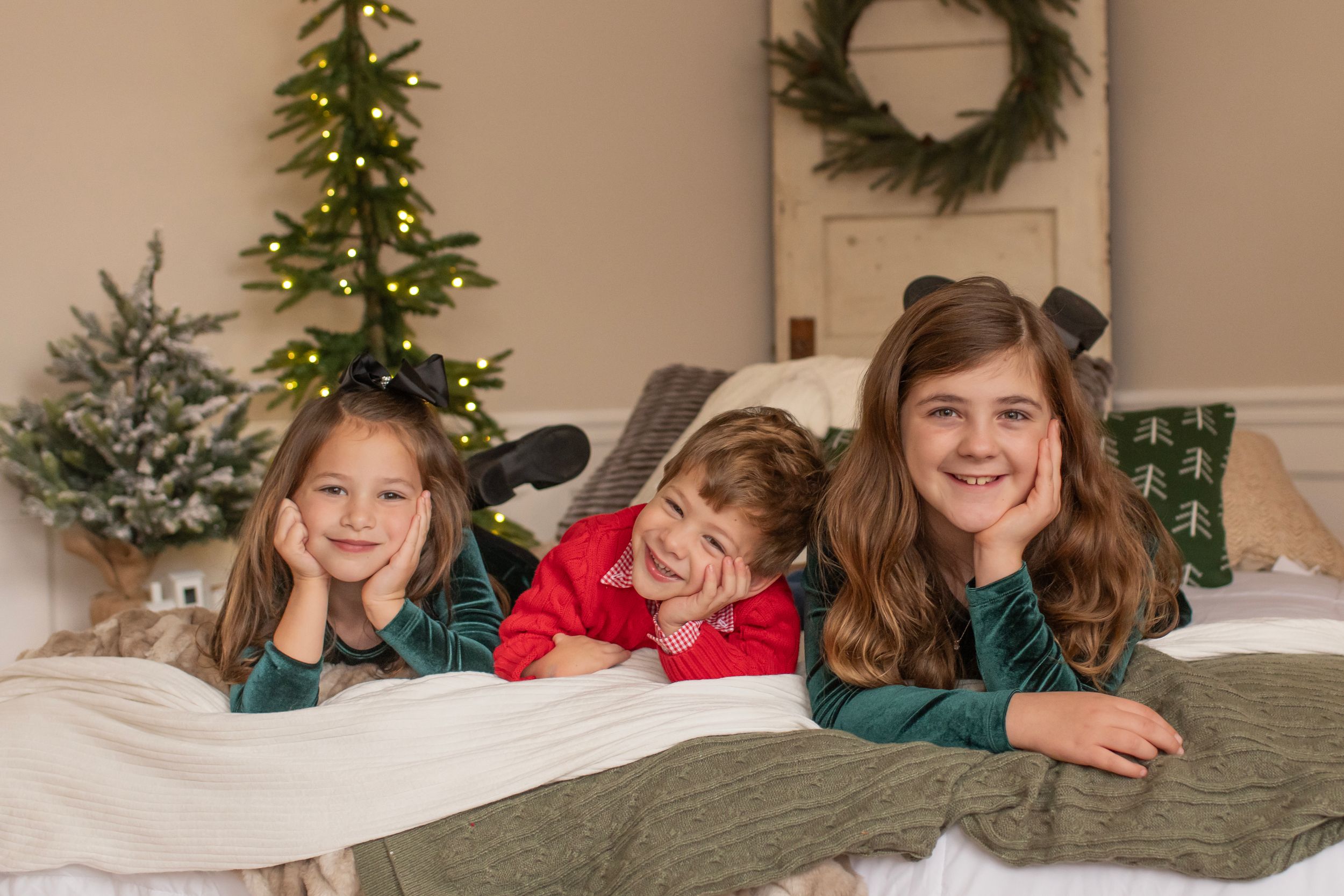 Siblings family portrait in studio for Christmas Minis.