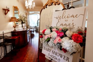 showcase of baby shower decor