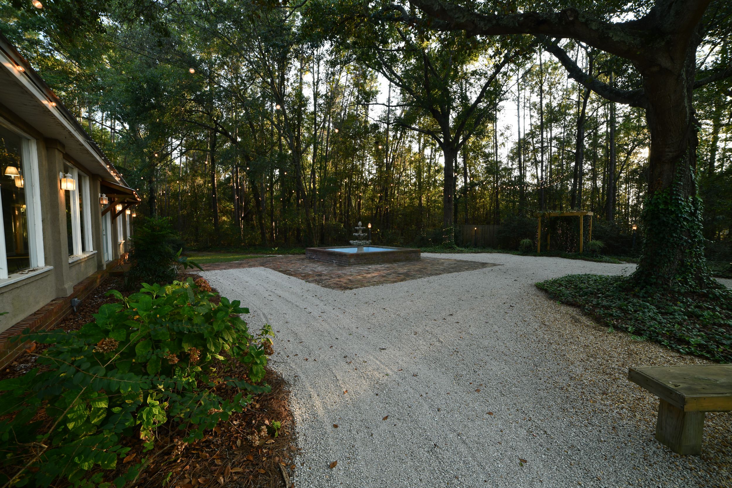 Elegant event and wedding venue that is not a barn. Screven, and Wayne County areas. Southeast Georgia