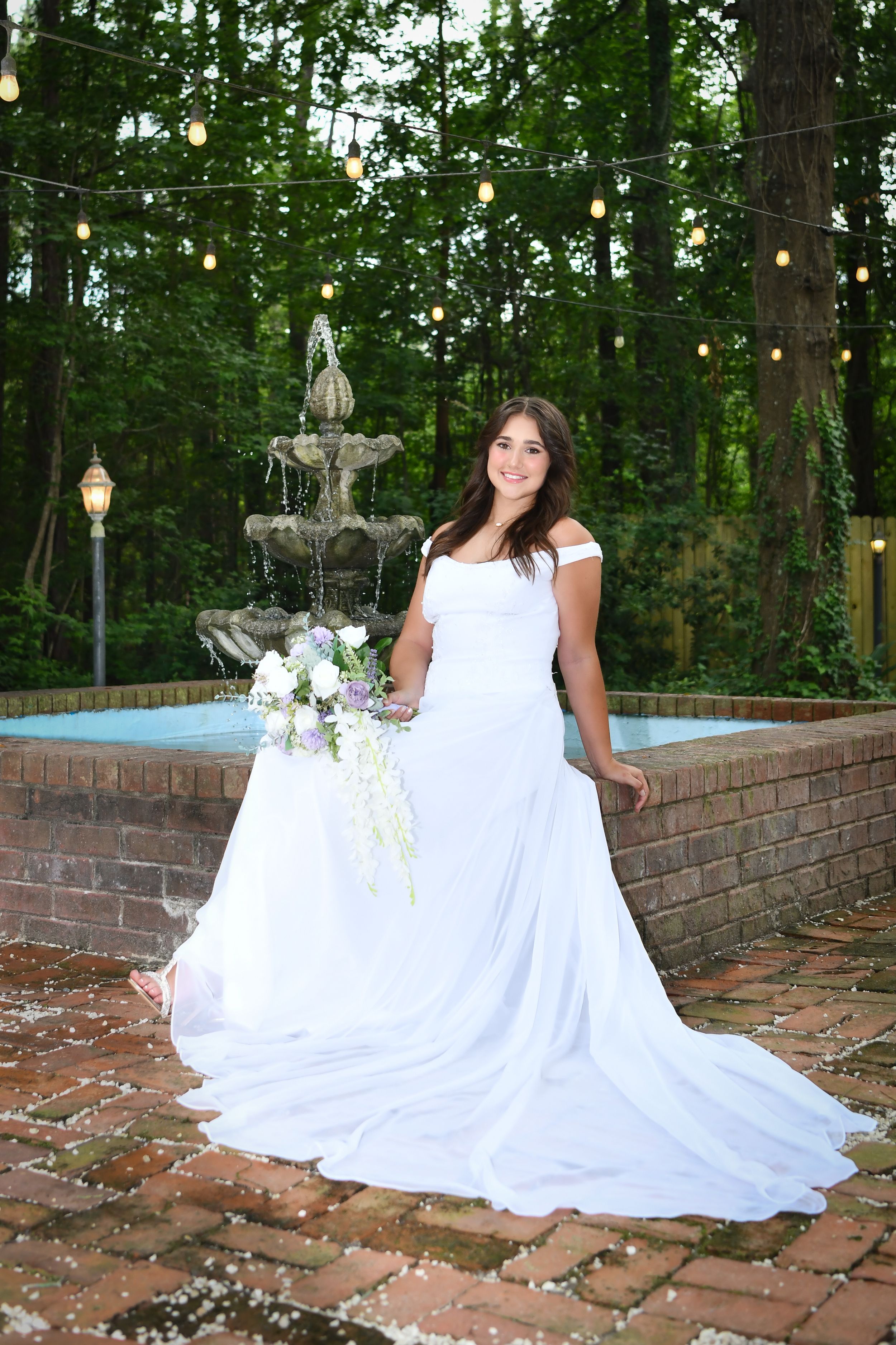 Elegant outdoor space for brides and parties.