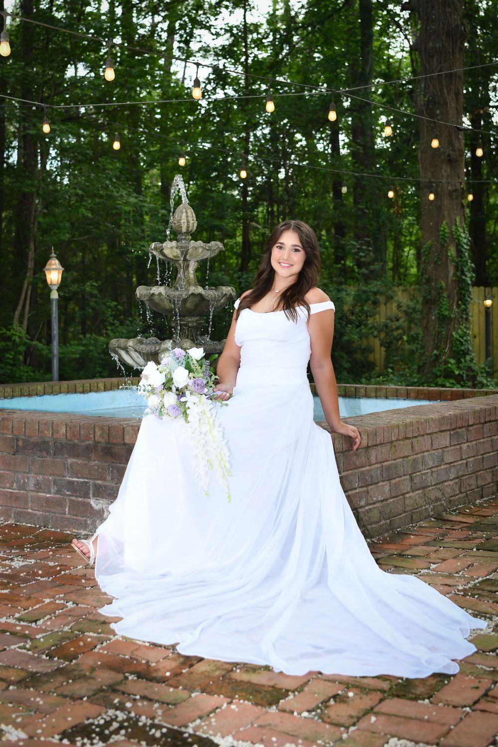 Elegant outdoor space for brides and parties.