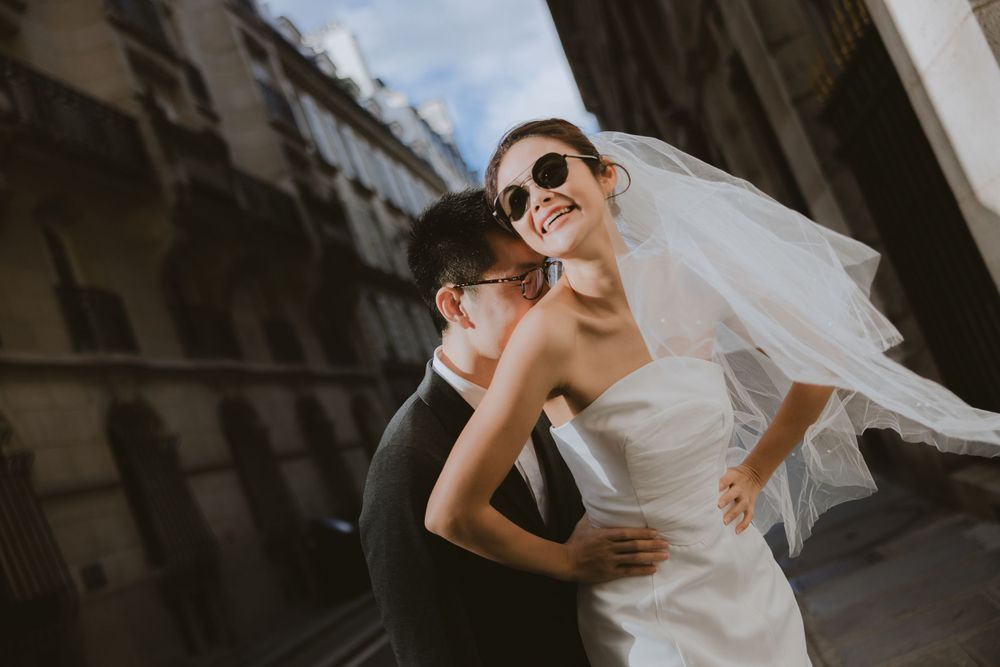 BACH Photography
Bride and Groom
Engagement
Paris
France
Seine
Couple Session
Photoshoot