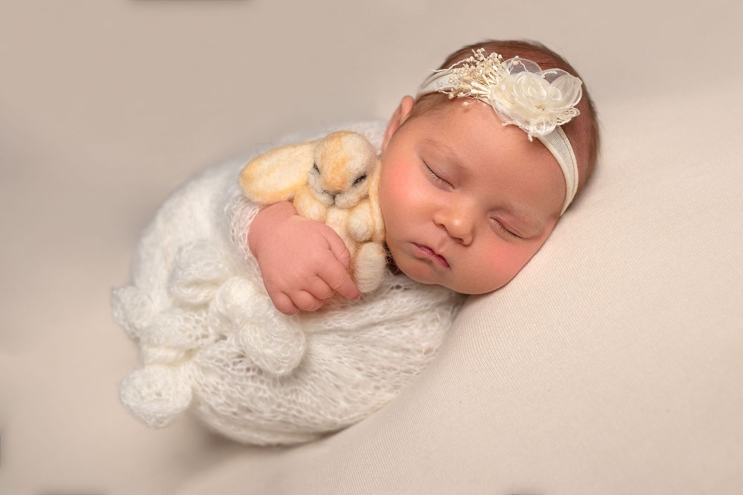 novorodenecke-fotenie- prievidza bojnice certifikovana fotografka newborn babatko bábätko fotenie deti fotenie bábätiek