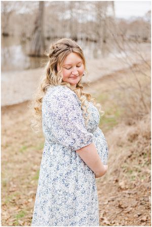 Lake Bistineau Maternity Session in North Louisiana by north Louisiana motherhood photographer Courtney Dexter Photography