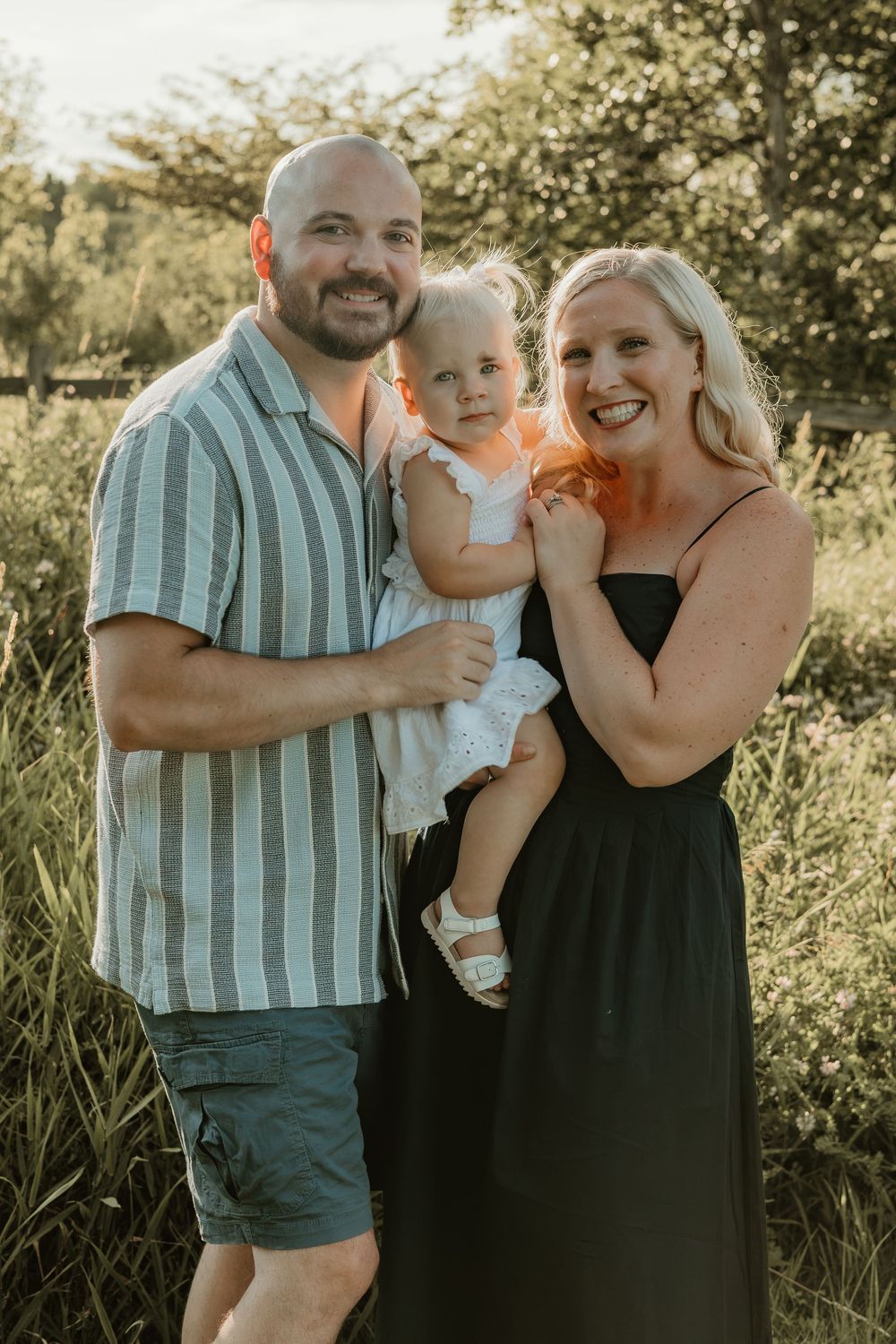 smiling family photos