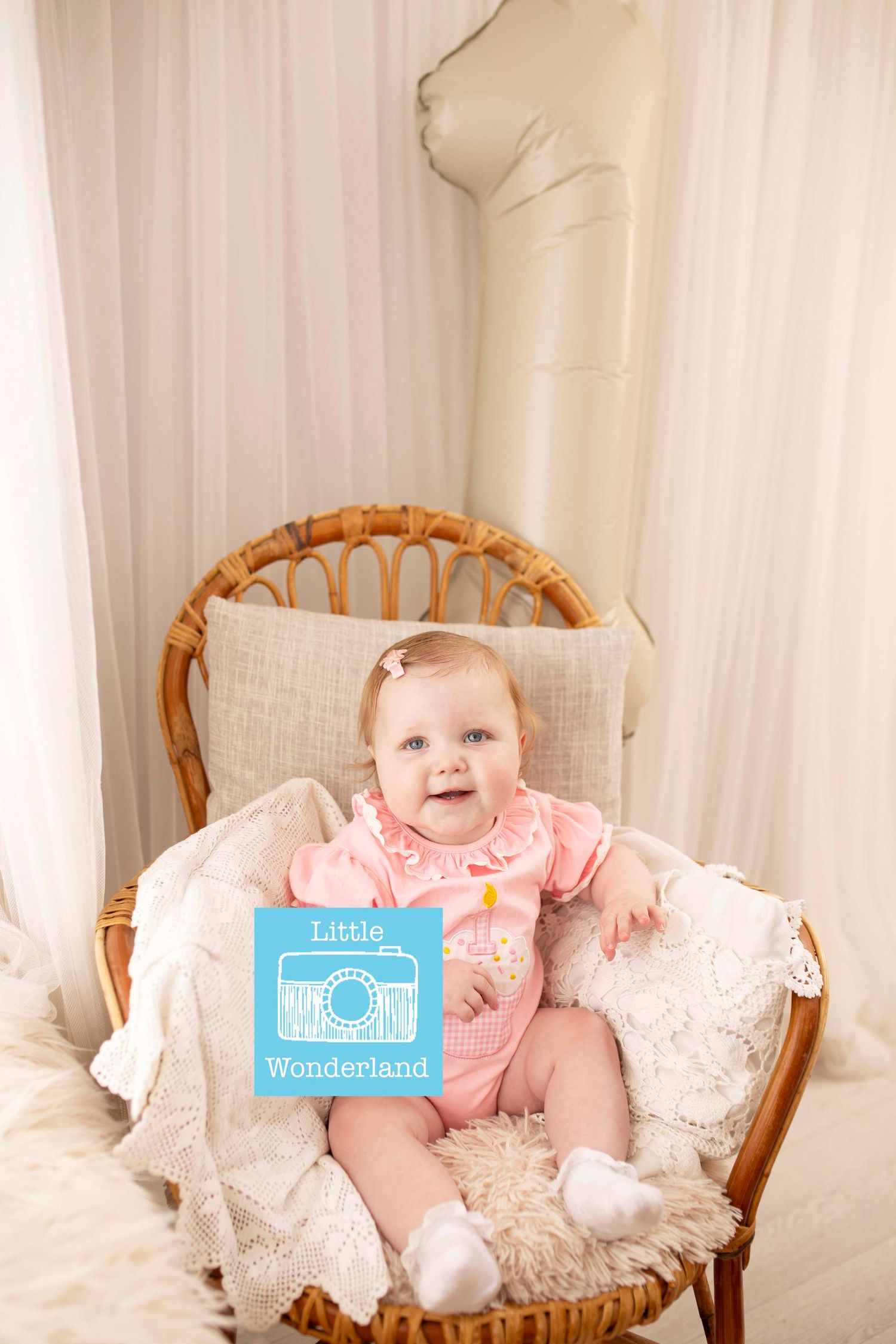 babies first birthday photoshoot at little wonderland photography in widnes cheshire, close to warrington, liverpool, runcorn, st helens
