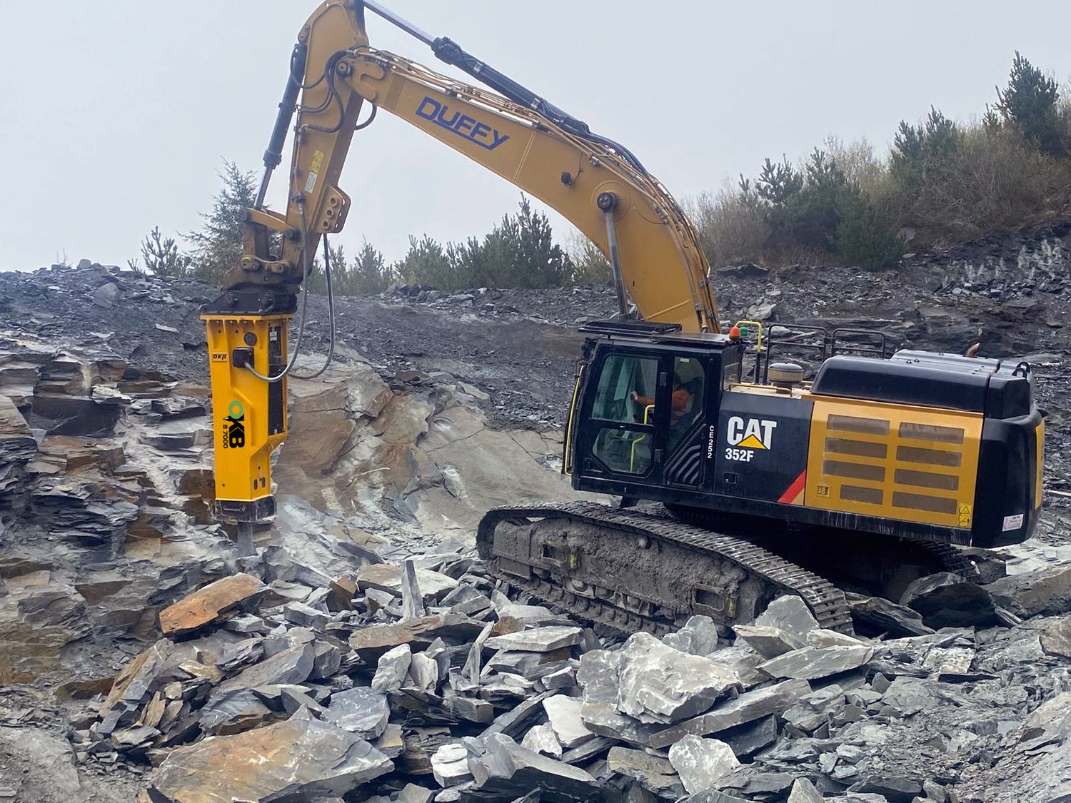 OKB hydraulic rock hammer attachment for excavators and plant machinery