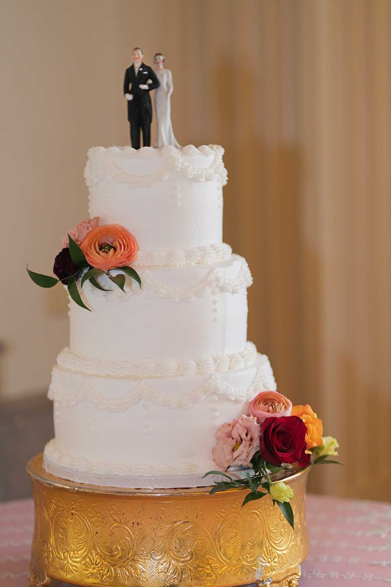 Three-tier white wedding cake at The Westin Great Southern Columbus Wedding Venue