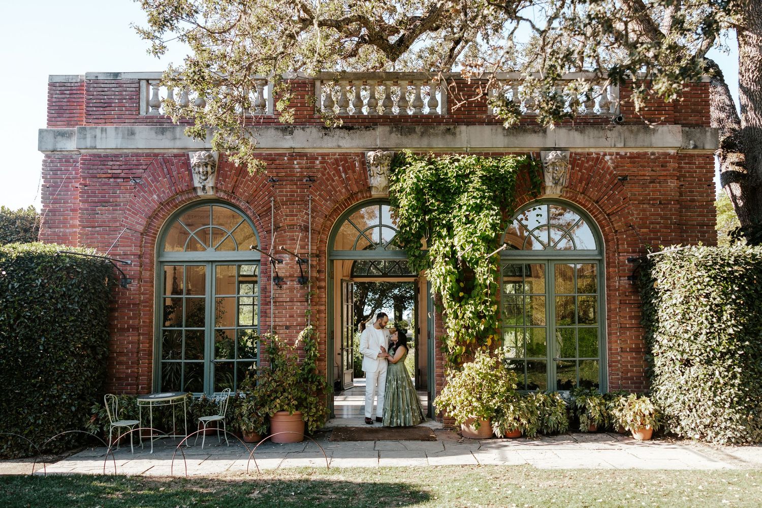 engagement couple at filoli historic house and garden photographed by san francisco bay area engagement photographer