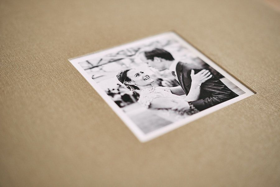TLOOK photographe de mariage de style documentaire, détail de l'album